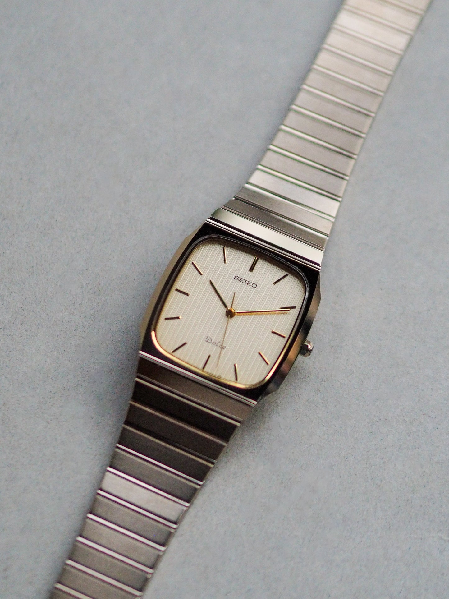 Seiko Dolce 9531-5140 Tank Tungsten Carbide Champagne Textured Dial