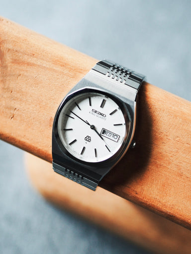 セイコー SEIKO キングクォーツ KING QUARTZ 9923-7010 Vintage SEIKO KING QUARTZ Watch Twin Quartz Gold Dial 9923-7010