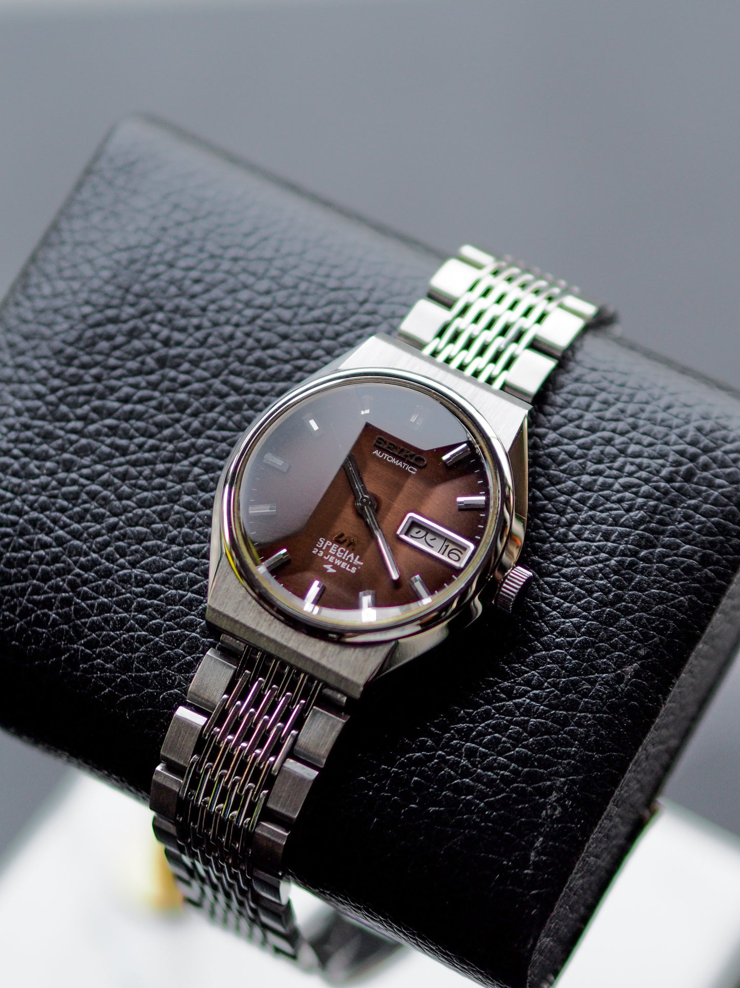 Seiko LM 5216-7070 Lord Matic Special Faceted Crystal Brown Metallic Textured Dial