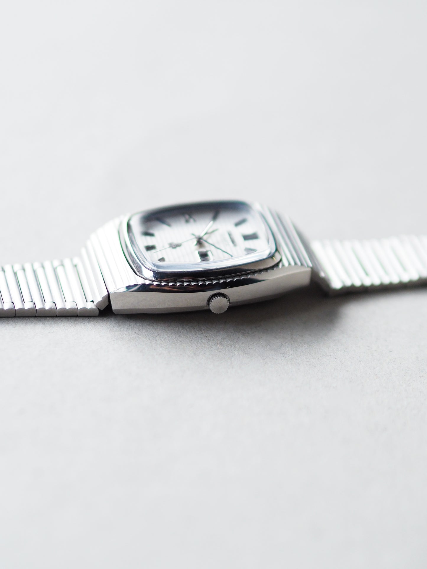 Seiko Quartz 0843-5050 Tank White Pinstripe Dial