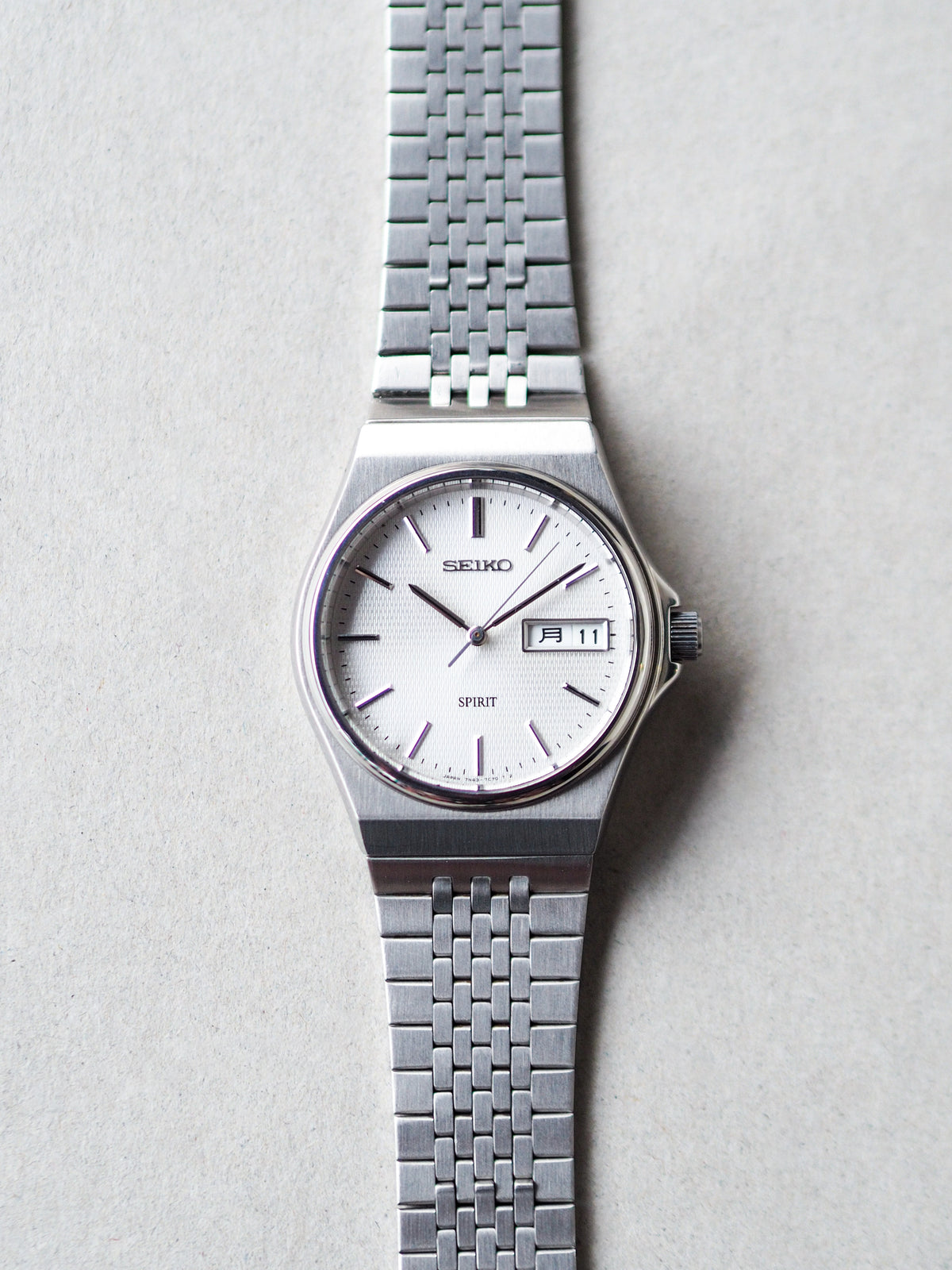 Seiko Spirit 7N43-7B70 Quartz JDM White Sunburst Textured Dial