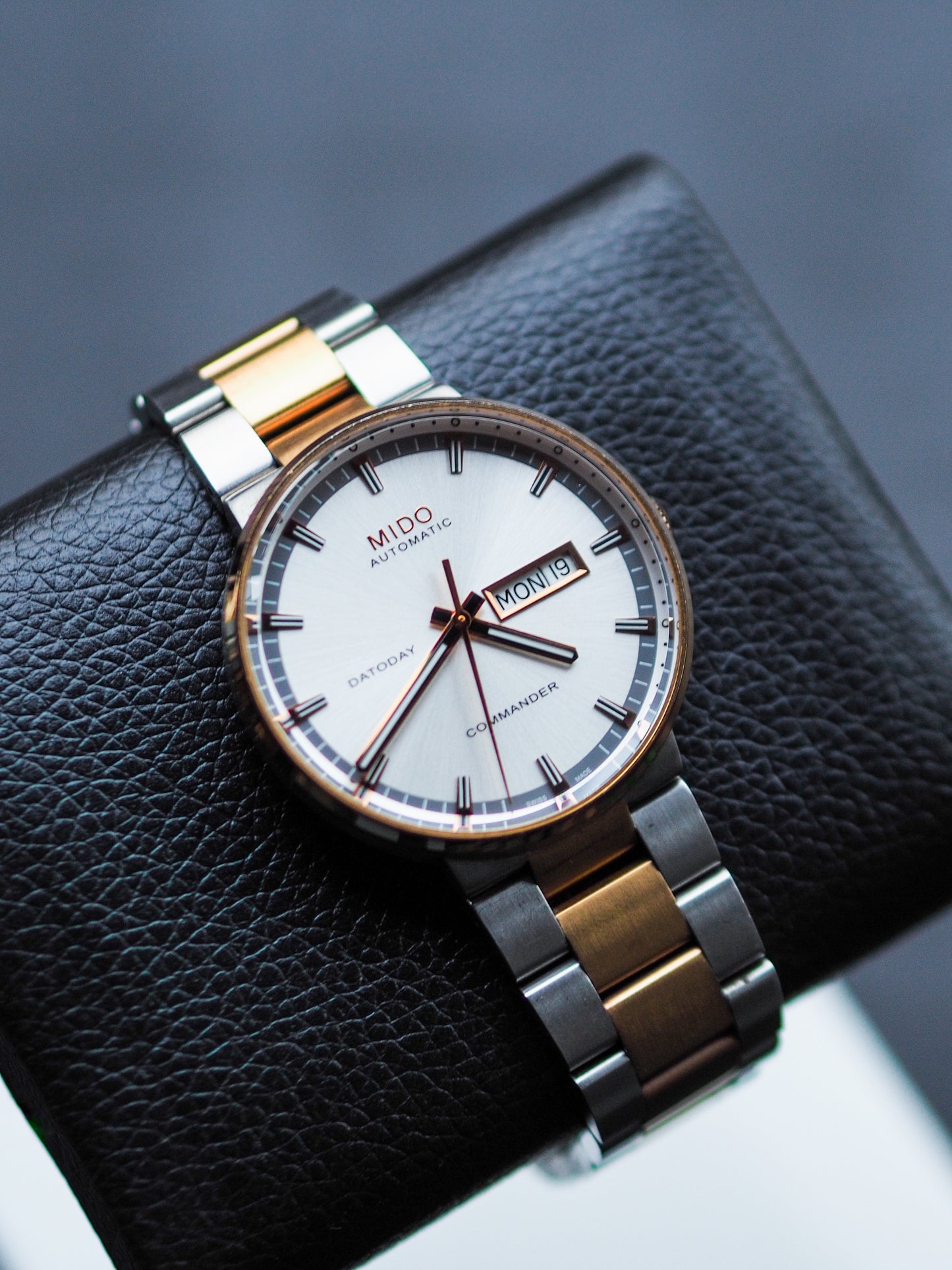 Mido Automatic Commander II Datoday Two Tone Silver Dial