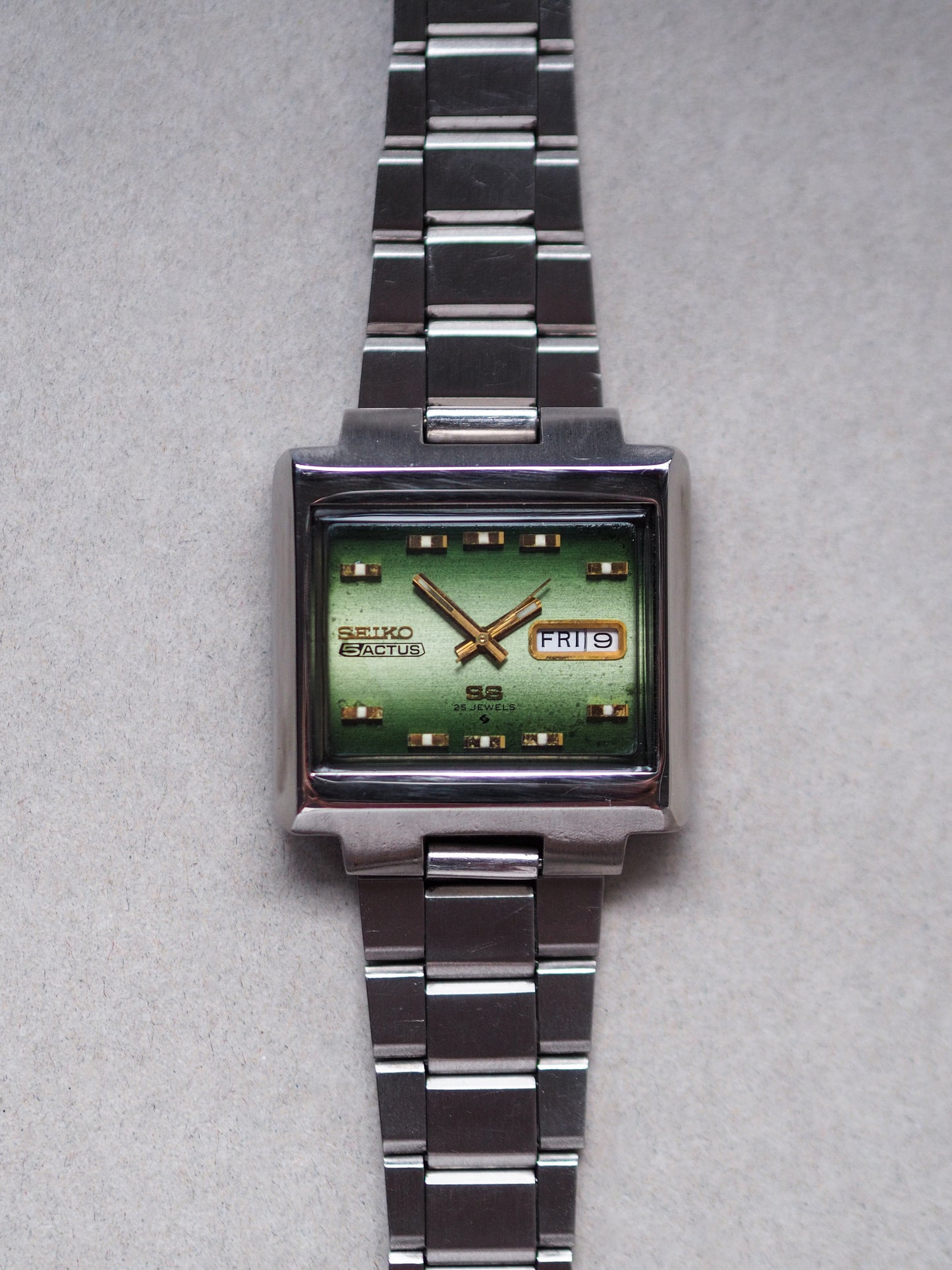 Seiko 5 Actus SS 6106-5530 TV Shape Green Gradient Dial