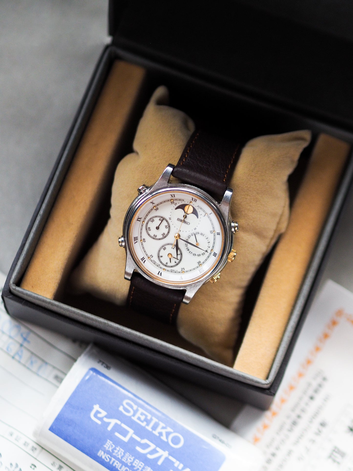 Seiko 7T36-6A80 Quartz Moonphase Chronograph Quartz White Dial