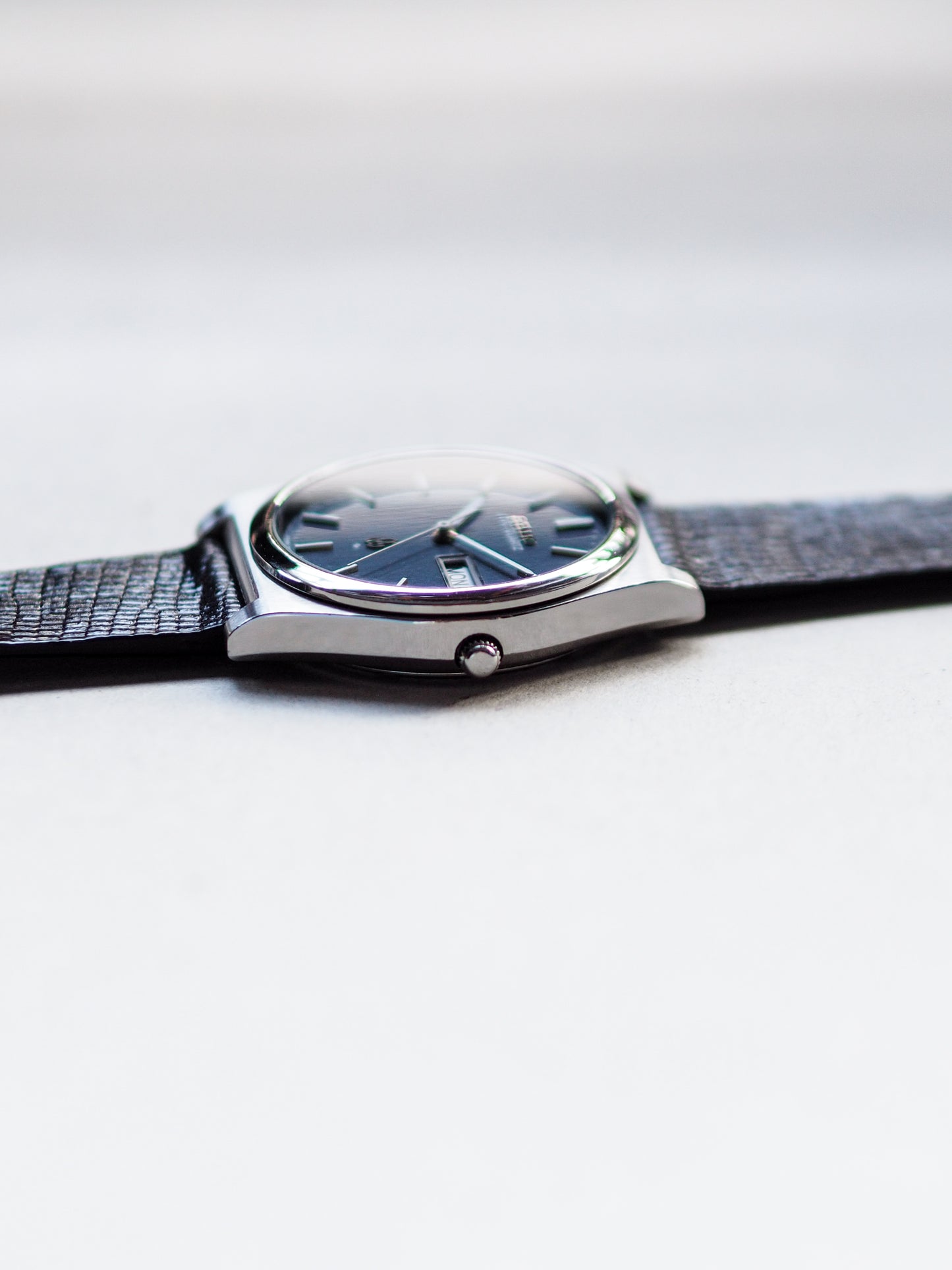 Seiko Lord Quartz 7853-8000 Dark Navy Grey Linen Dial