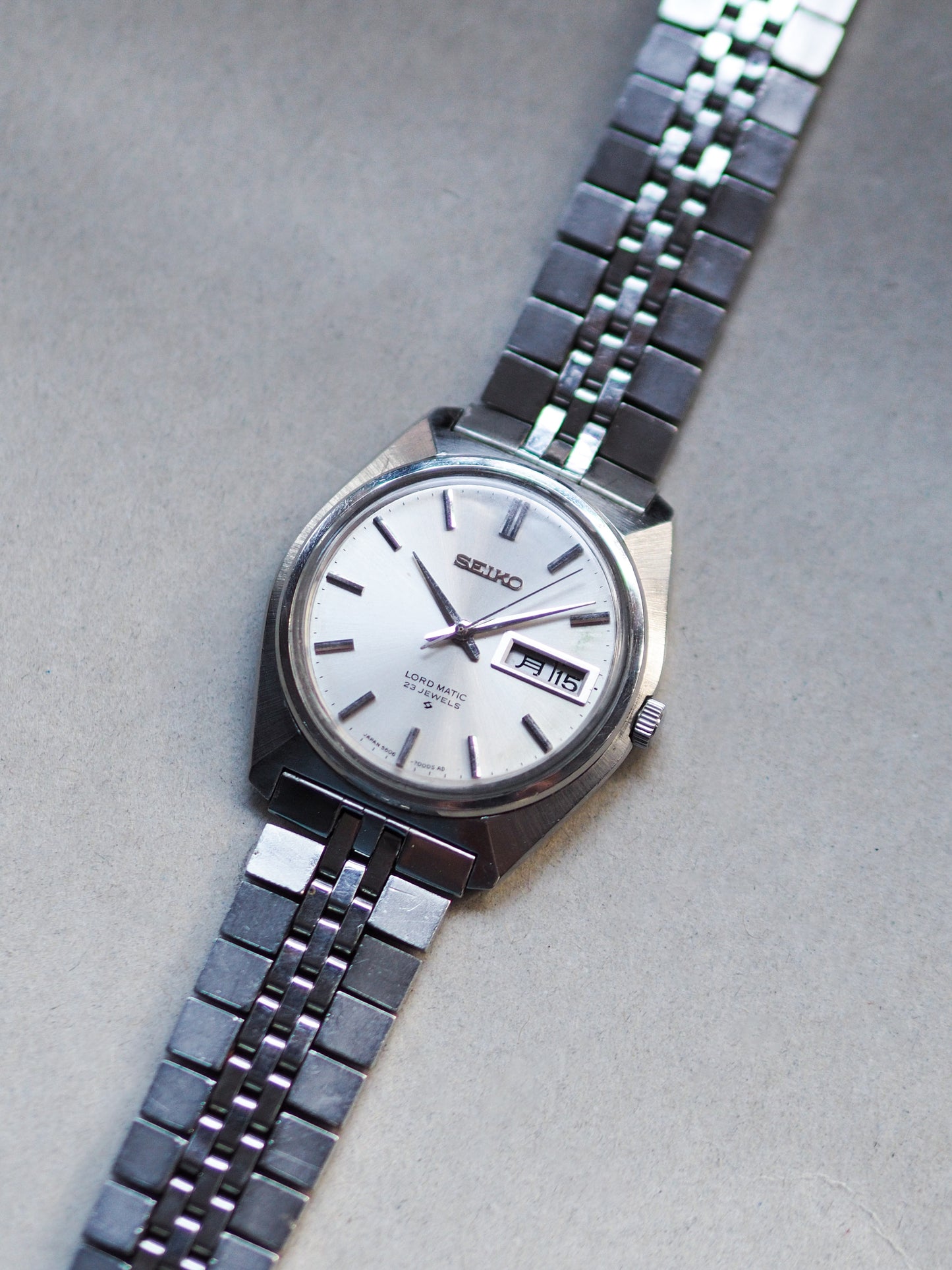 Seiko LM 5606-7000 Lord Matic Silver Sunburst Dial