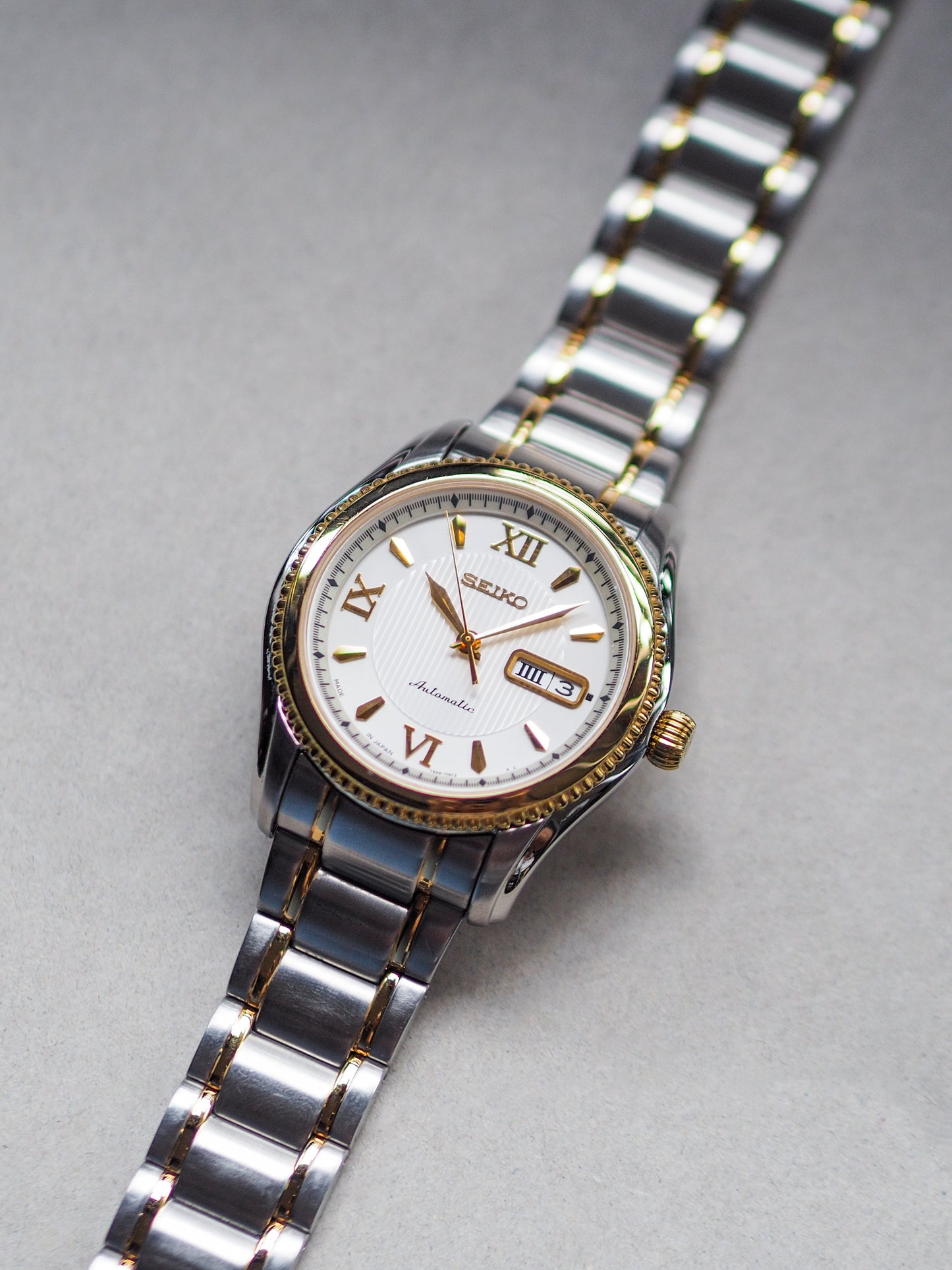Seiko Superior SKZ314 7S36-0450 Two Tone White Dial