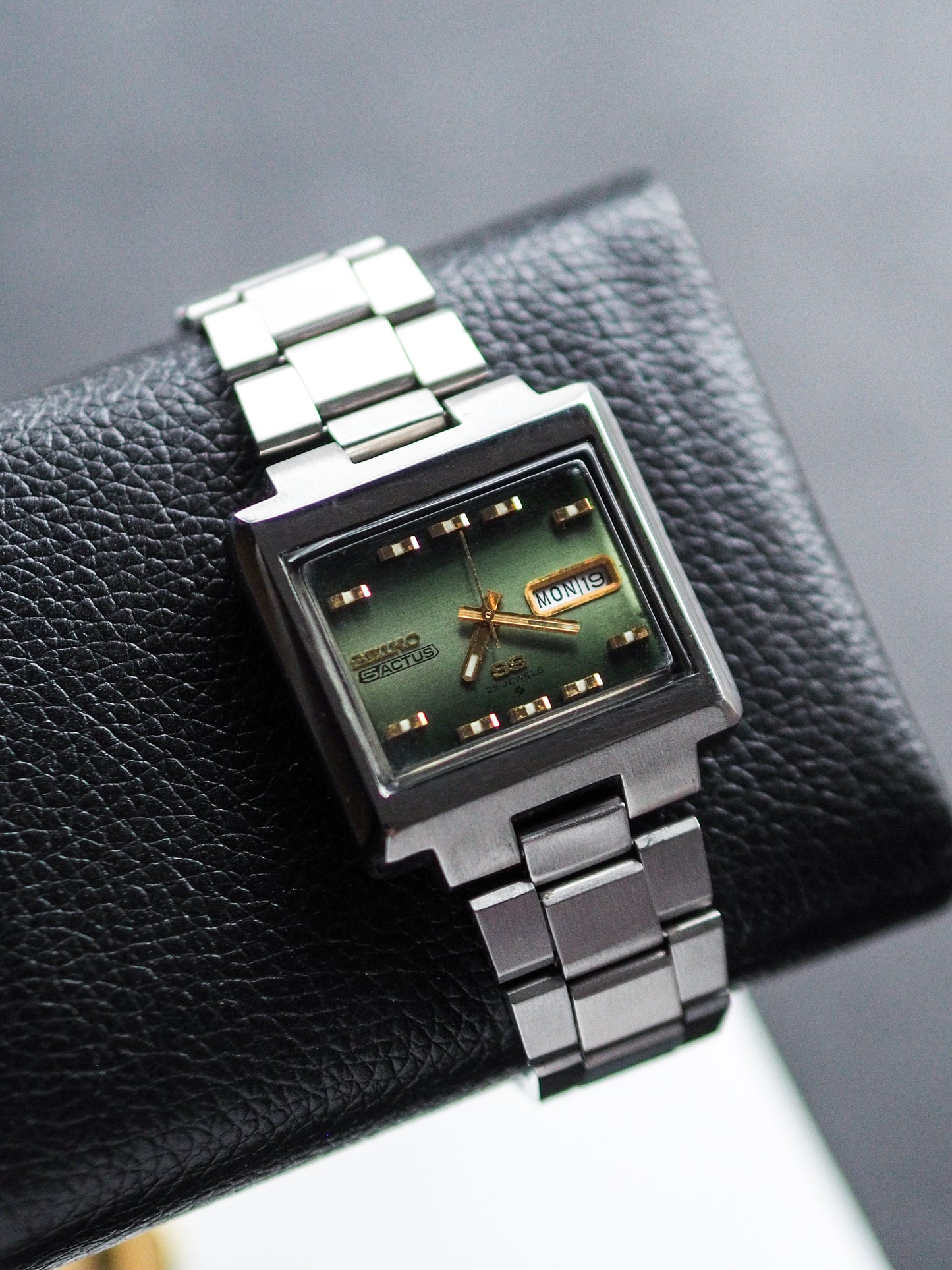 Seiko 5 Actus SS 6106-5530 TV Shape Green Gradient Dial