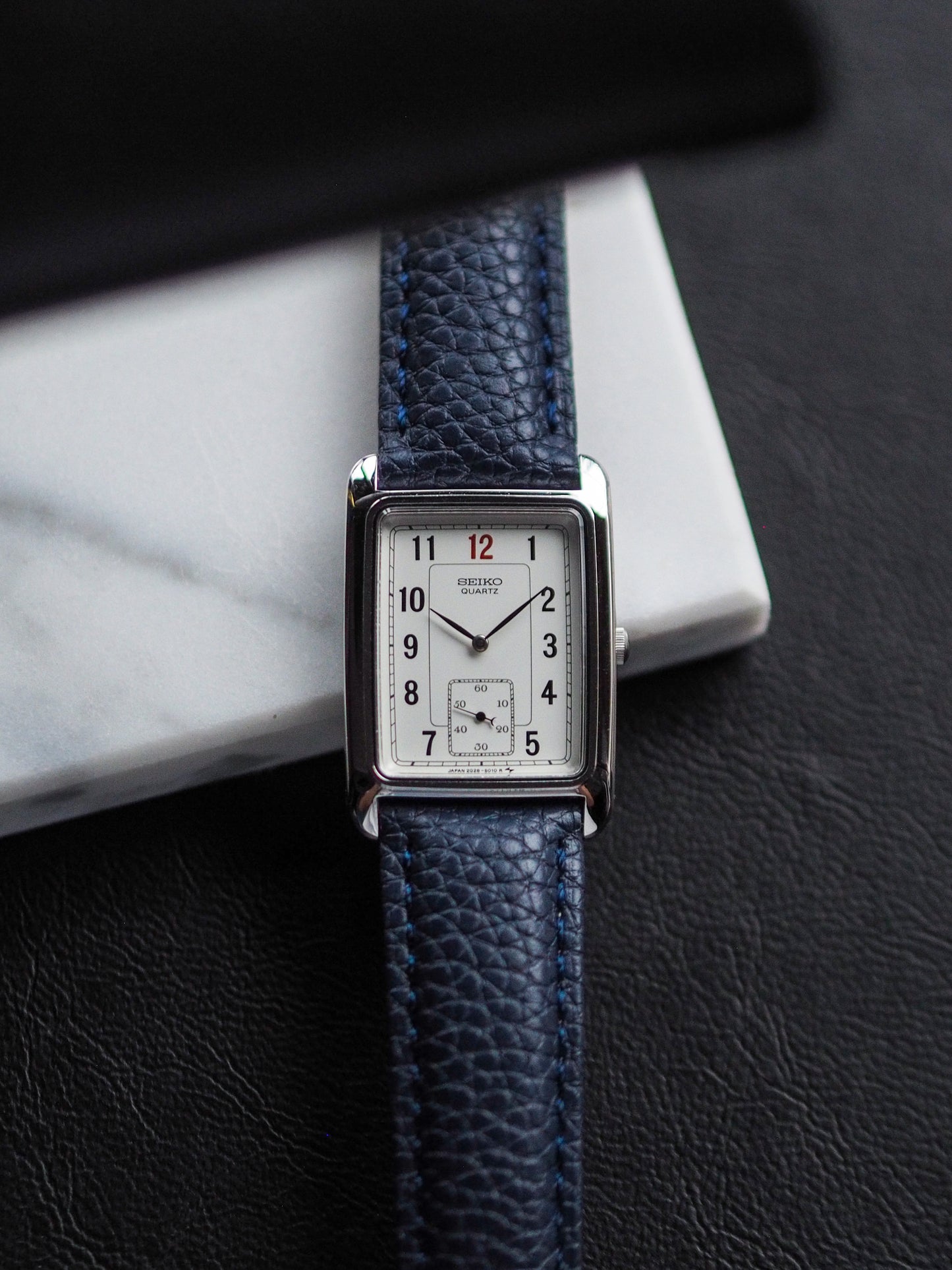 Seiko Quartz 2G28-5010 Tank Sub-second White Numeral Dial