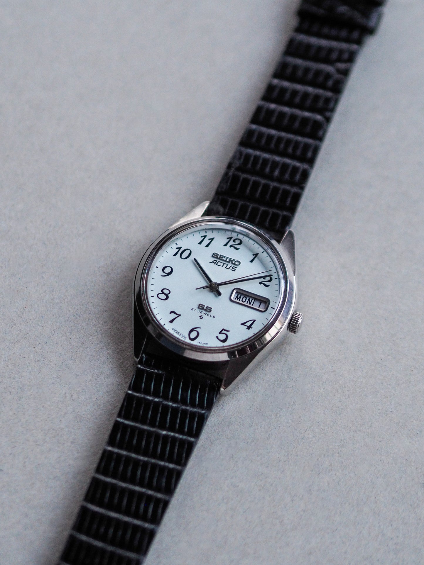 Seiko Actus SS 6306-7010 White Enamel Arabic Numeral Dial