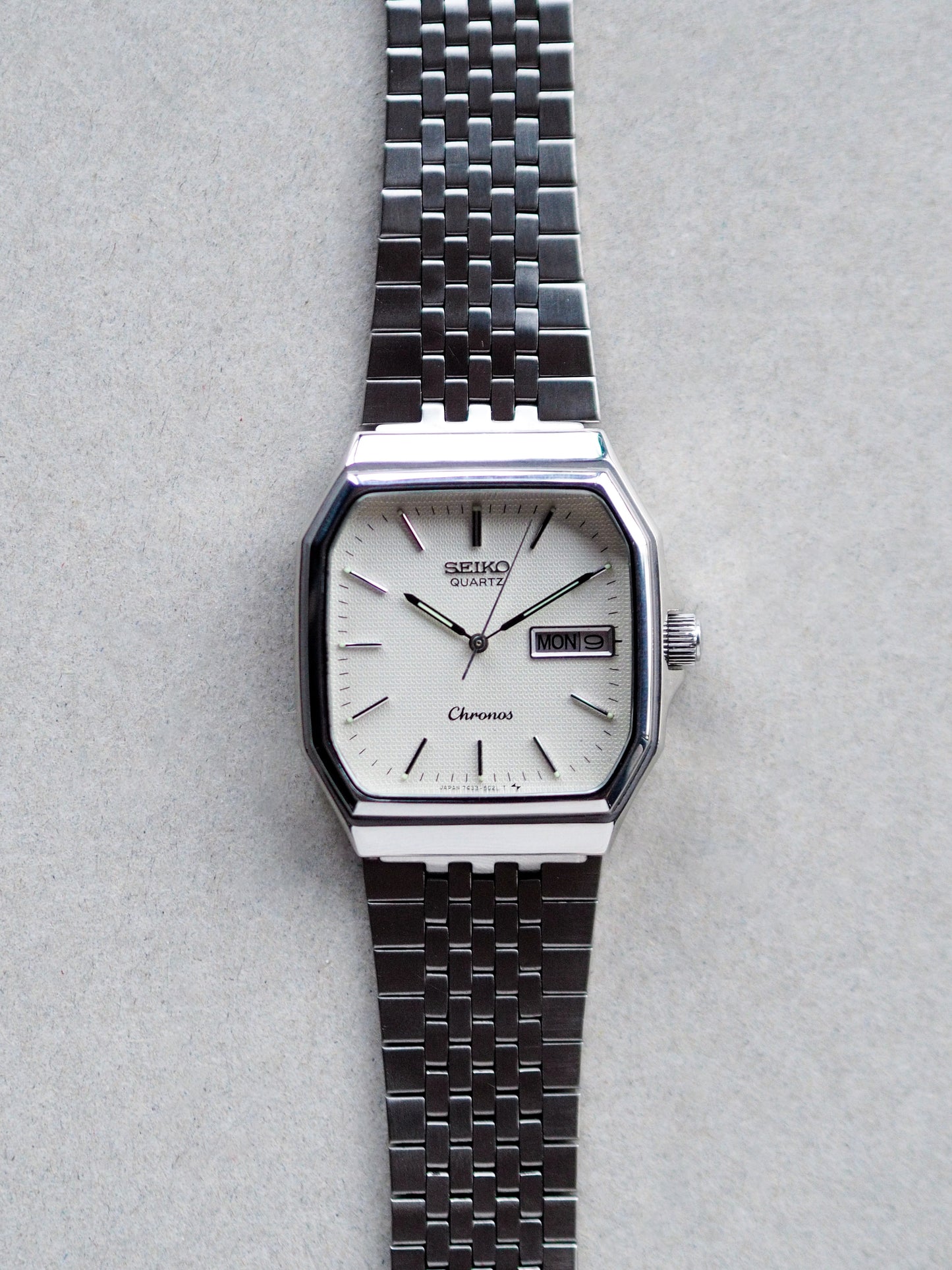 Seiko Chronos JDM 7433-5010 Octagon Case White Textured Dial