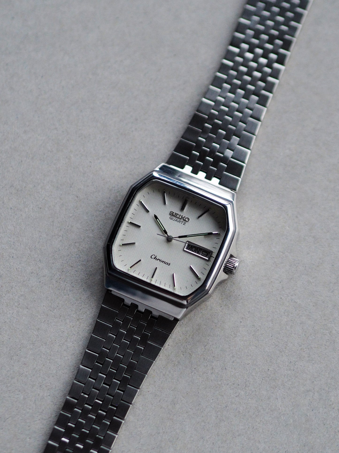 Seiko Chronos JDM 7433-5010 Octagon Case White Textured Dial