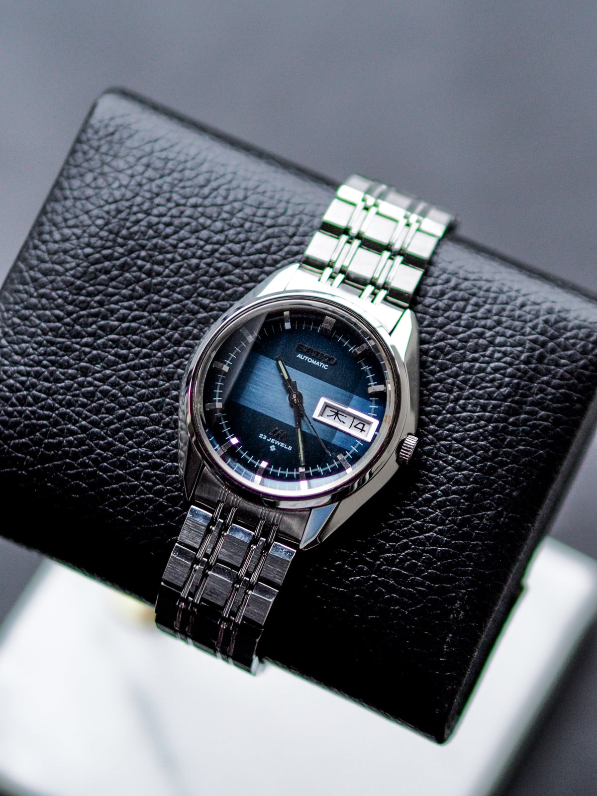 Seiko LM 5606-7280 Lord Matic Faceted Blue Stripe Textured Dial