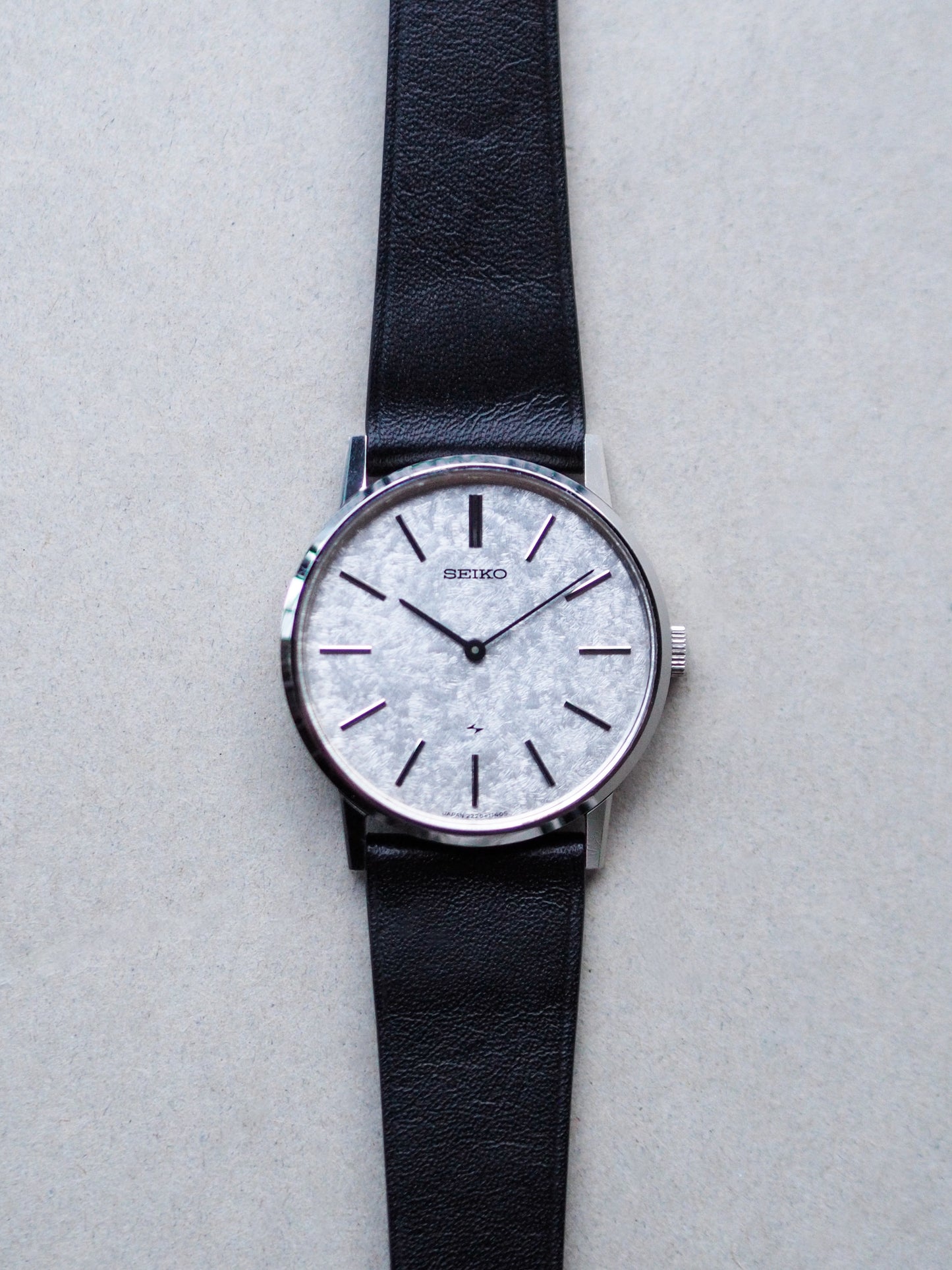 Seiko Chariot 2220-0430 Silver Snowflake Textured Dial