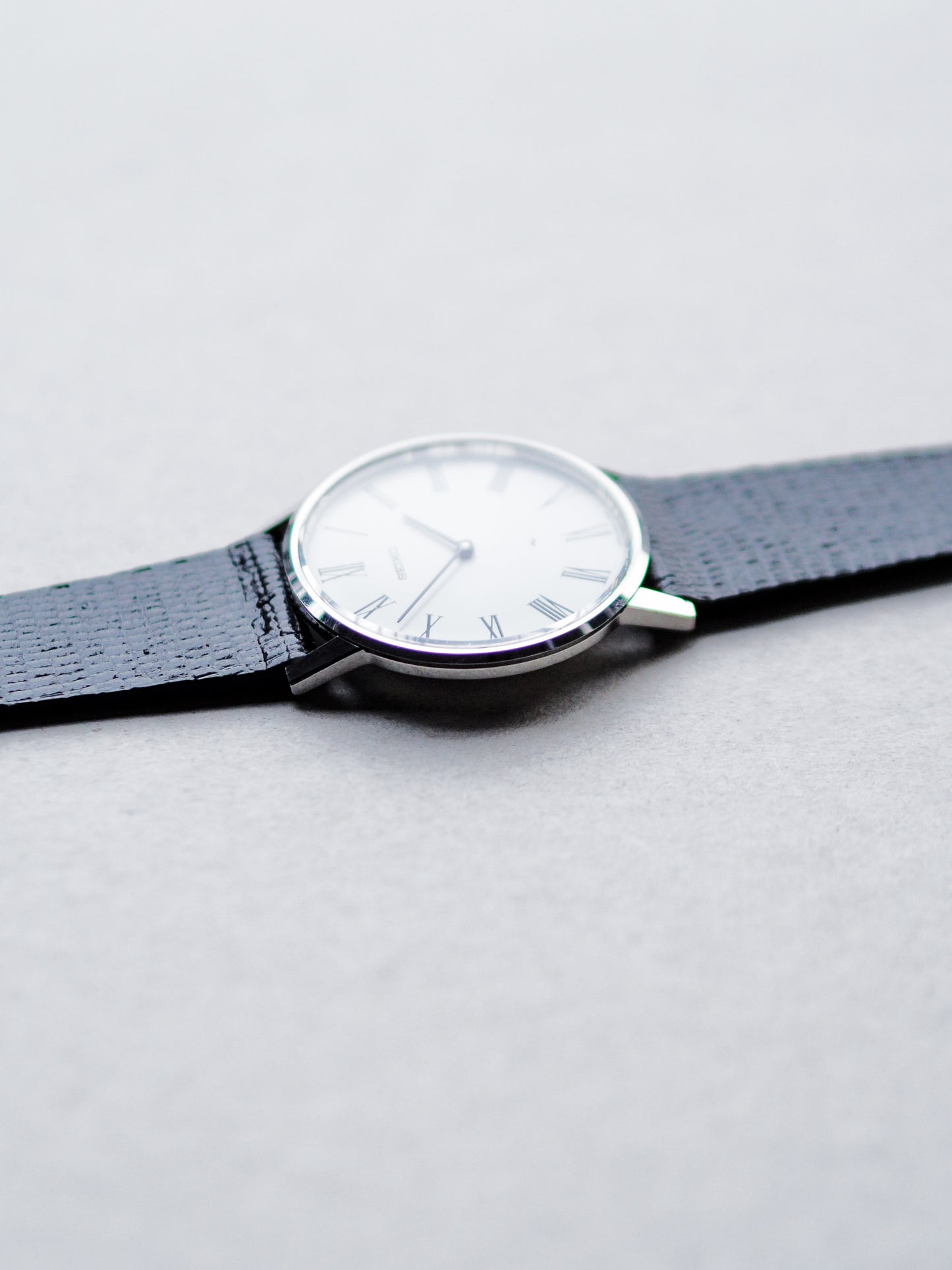 Seiko Chariot 2220-0430 Enamel White Roman Dial