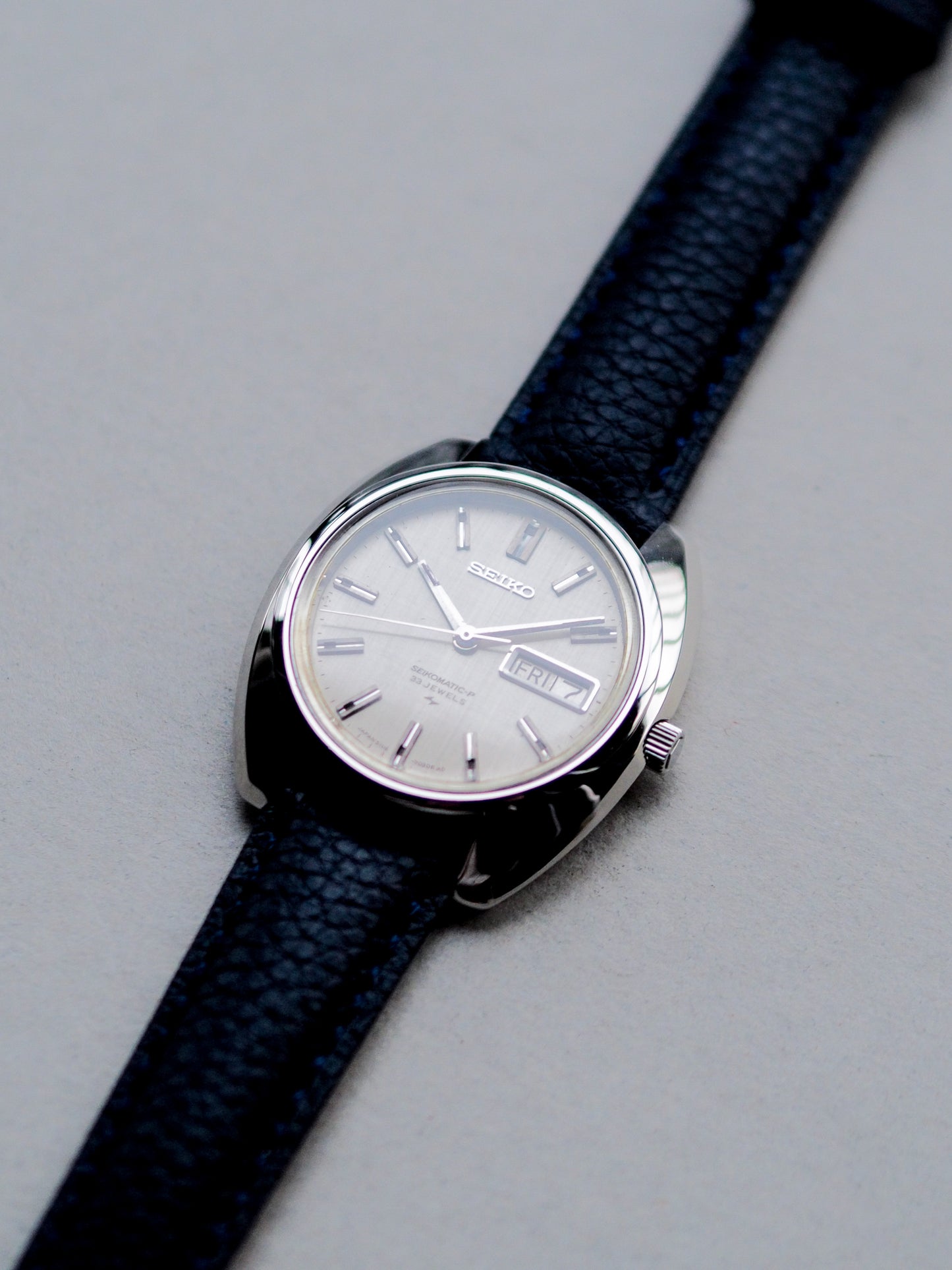 Seiko Seikomatic-P 5106-7030 Dark Silver Linen Textured Dial