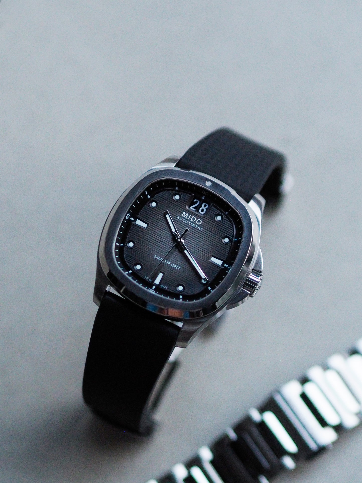 Mido M049.526.11.081.00 Multifort TV Big Date 40MM Gray Dial