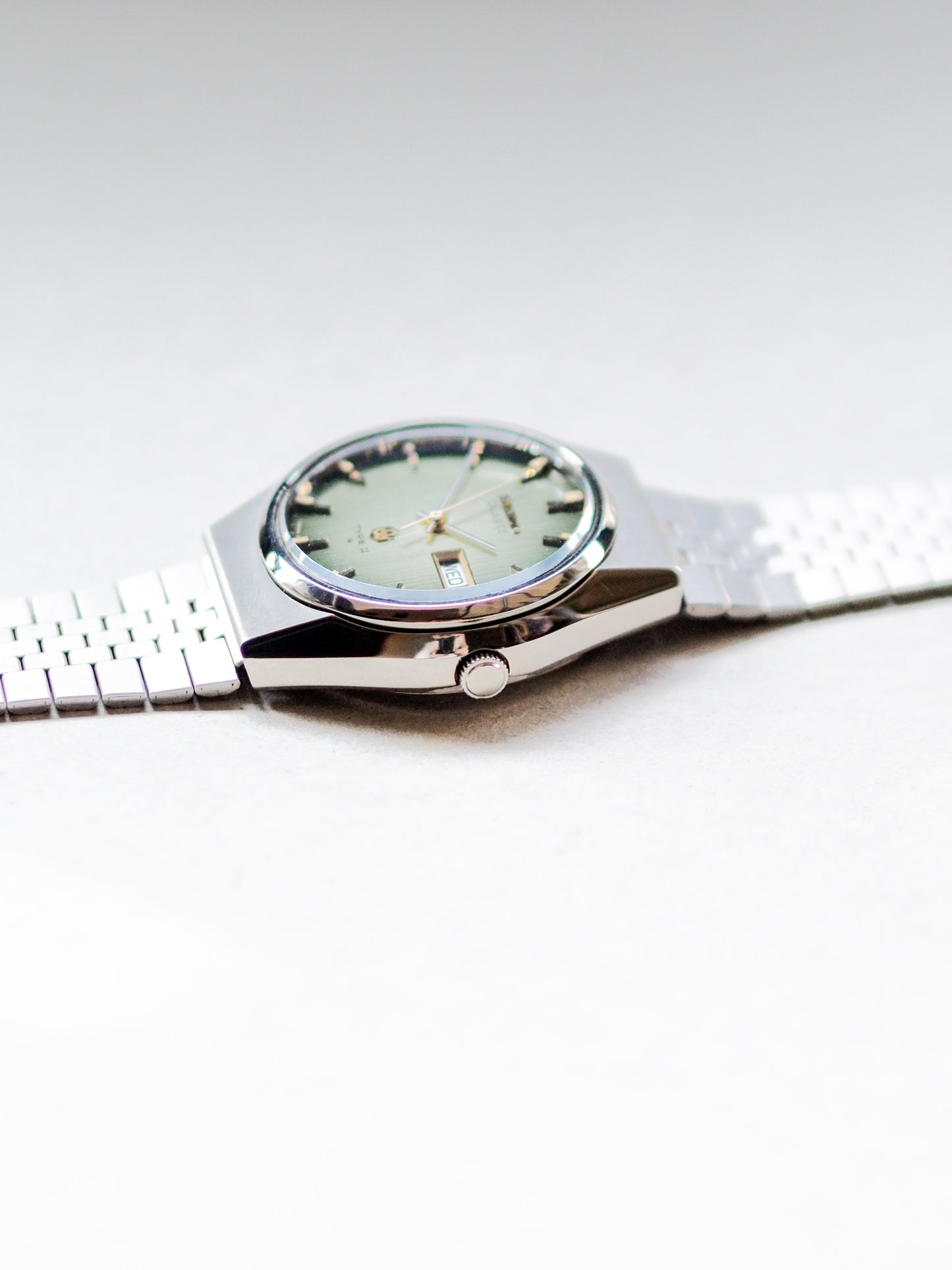 Seiko Type II 0903-8120 Jade Green Linen Sunburst Dial