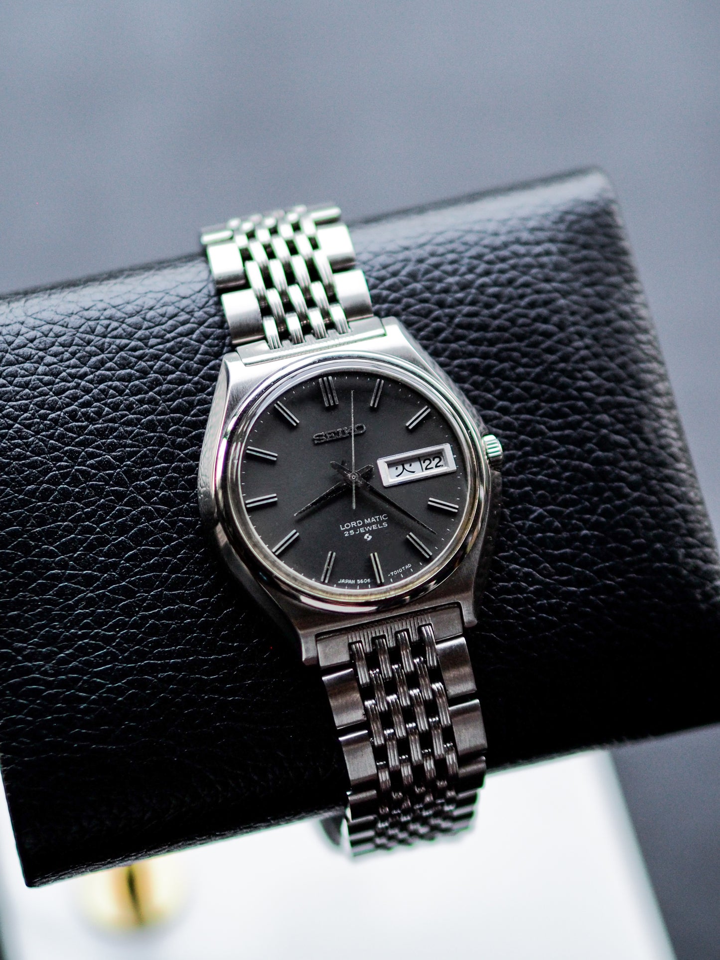 Seiko LM 5606-7010 Lord Matic Grey Linen Dial