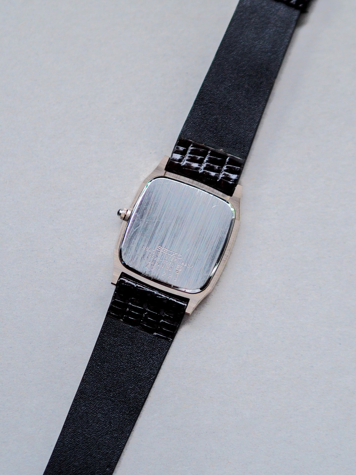 Seiko Dolce 9521-5070 Tank NSAG Cadran texturé sable doré