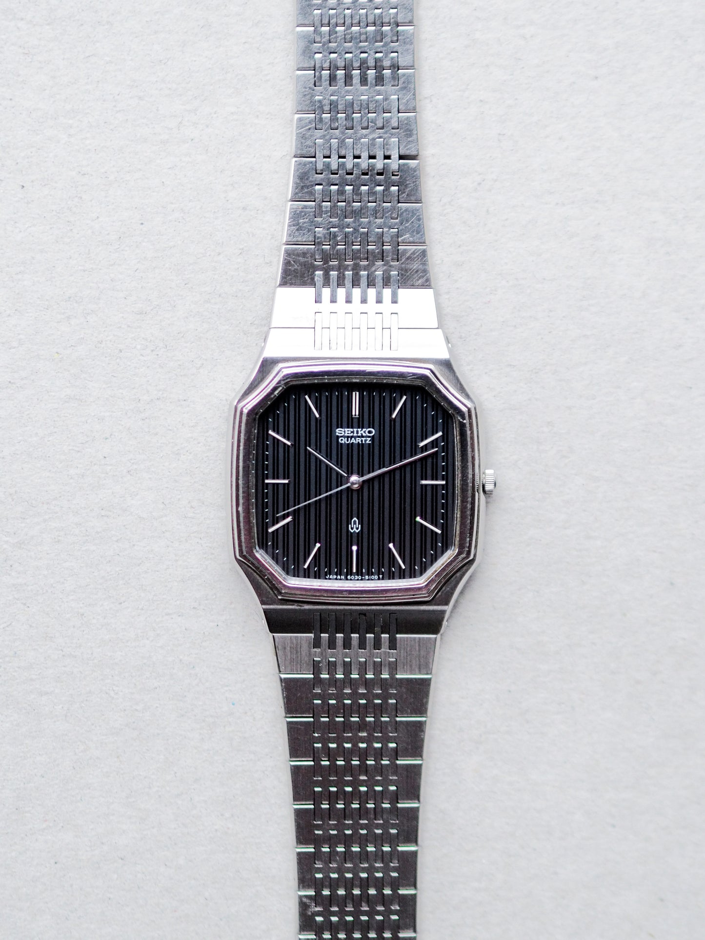 Seiko Quartz 6030-5080 Octagon Grey Black Pinstripe Dial
