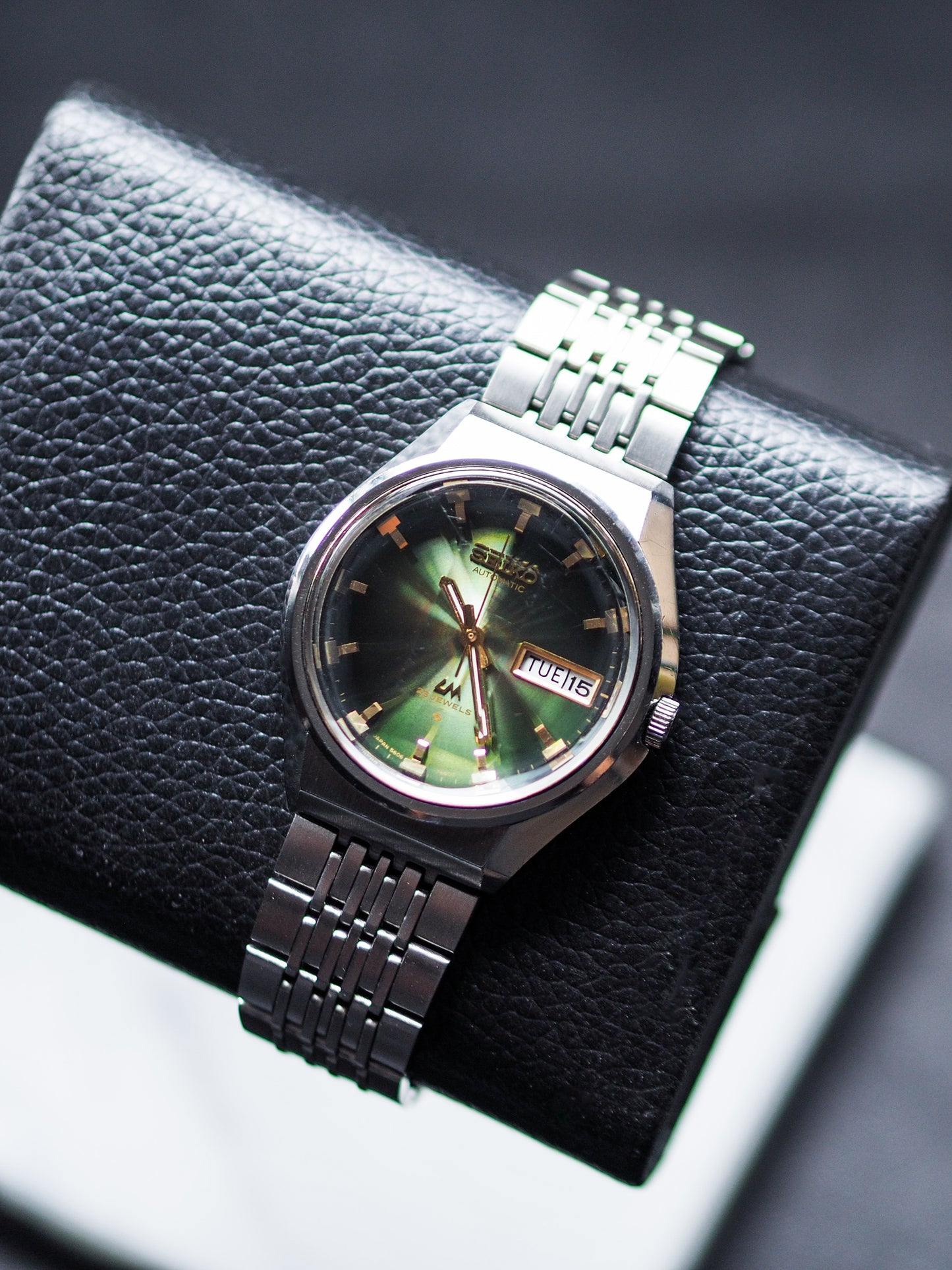 Seiko LM 5606-7320 Lord Matic Faceted Crystal Green Radial Sunburst Dial