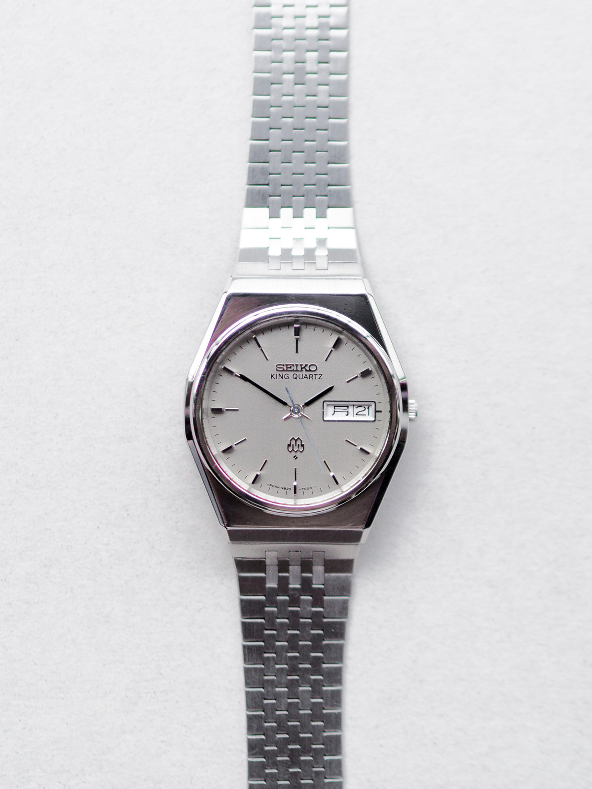 Seiko King Quartz Twin Quartz 9923-7000 Gray Linen Textured Dial