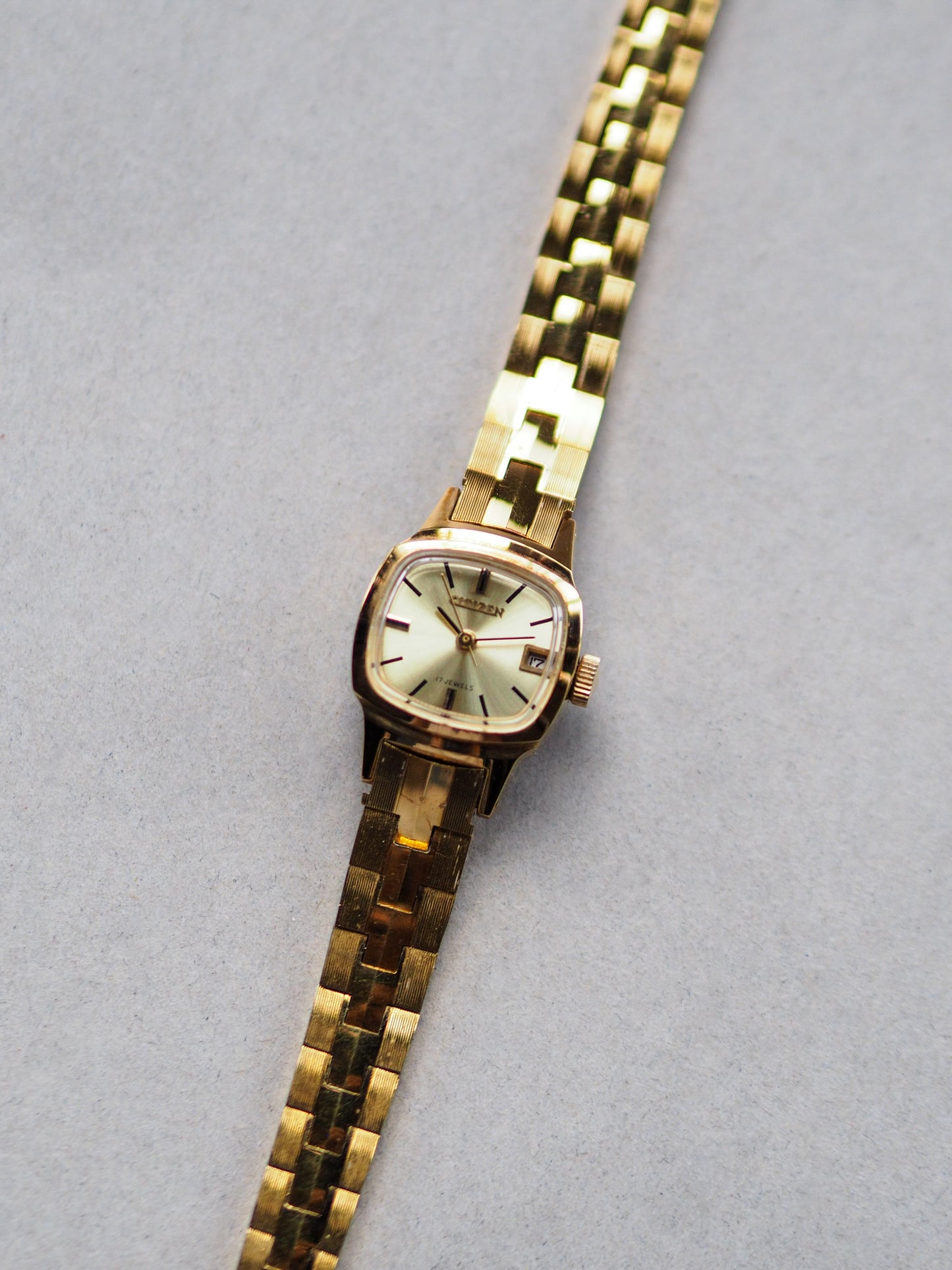 Citizen Vintage Ladies Manual WInd 4-151149 SMW Champagne Sunburst Dial