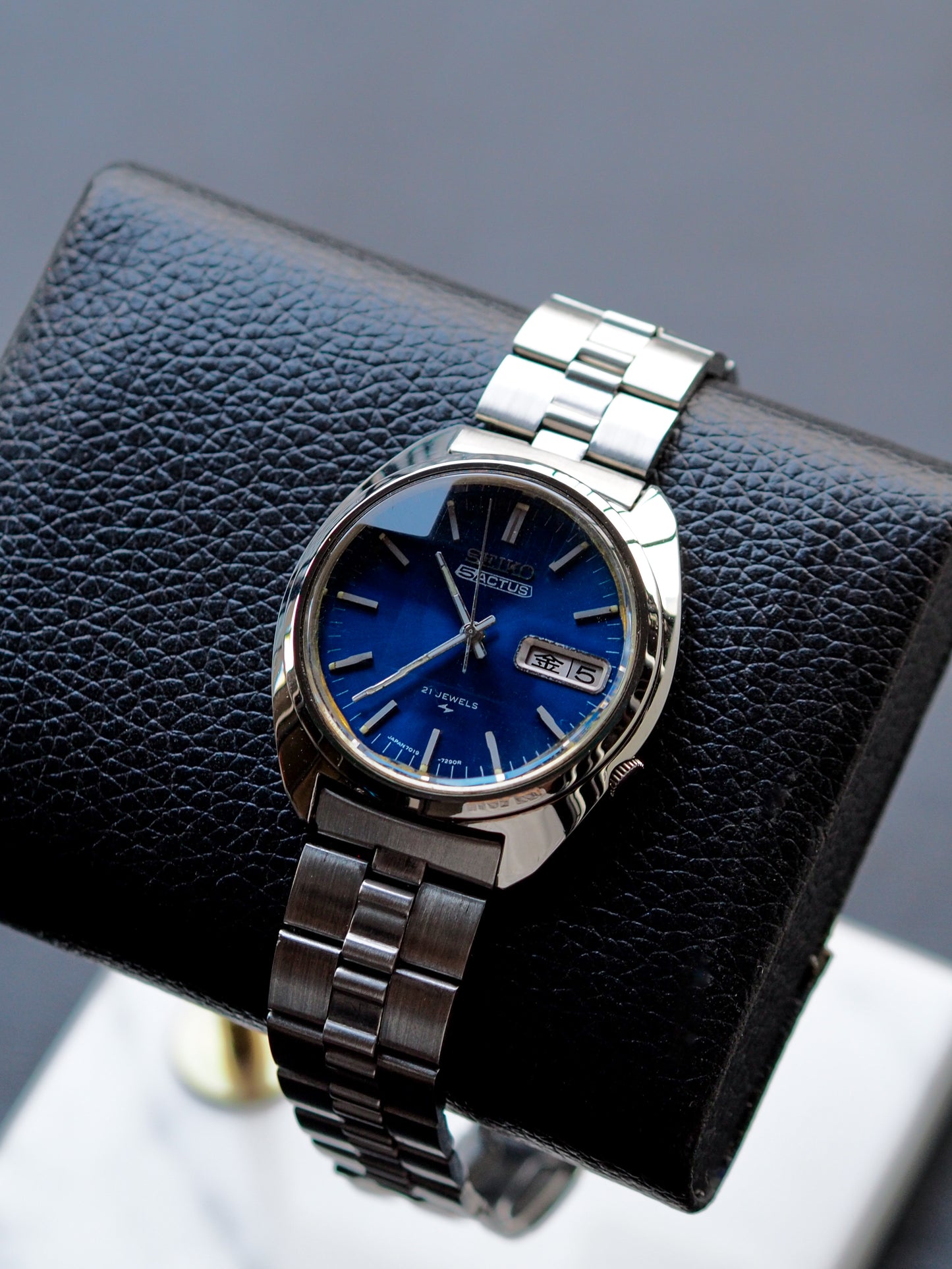 Seiko 5 Actus 7019-7210 JDM Faceted Crystal Fume Blue Dial