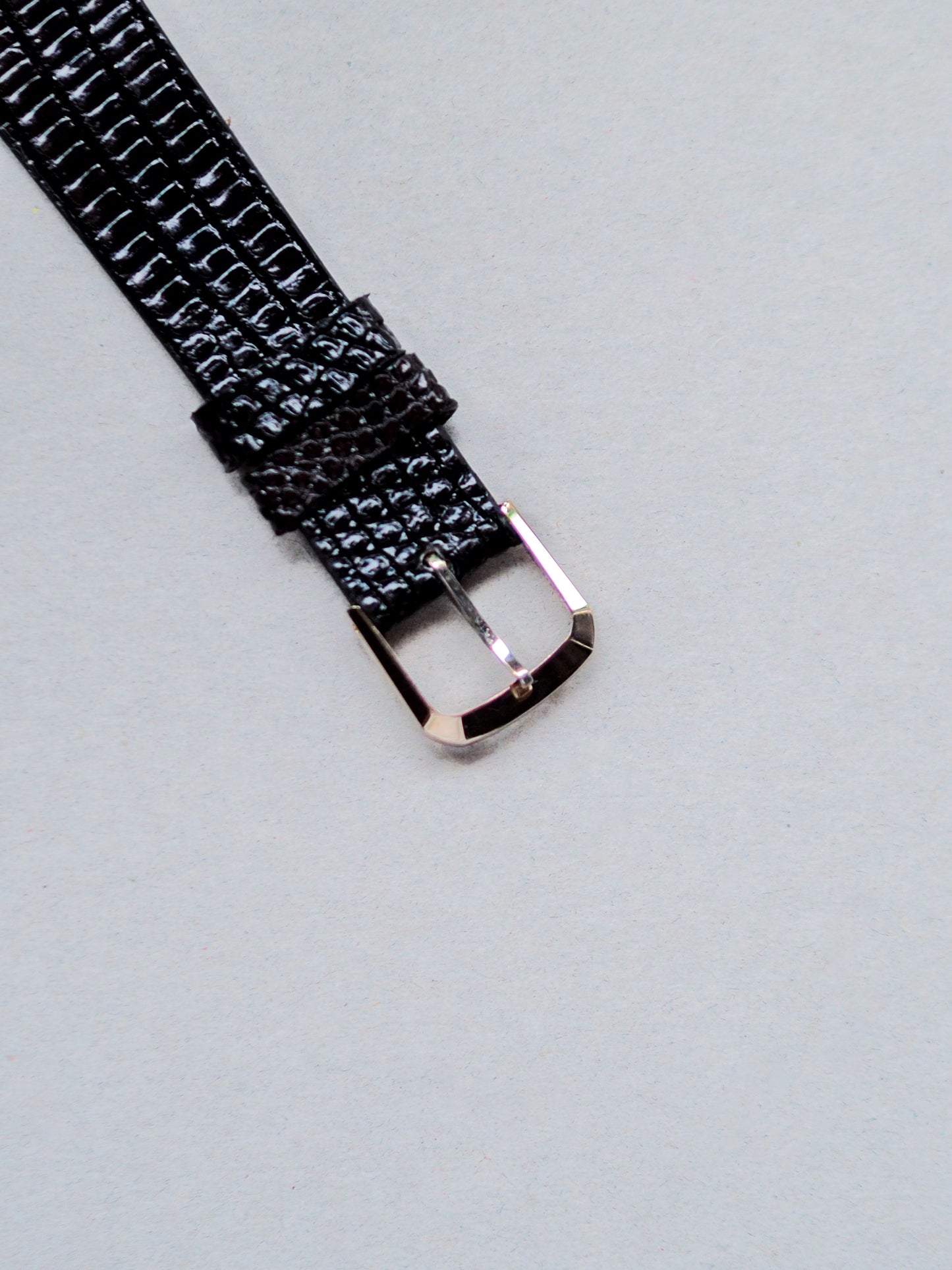 Seiko Dolce 9521-5070 Tank NSAG Cadran texturé sable doré