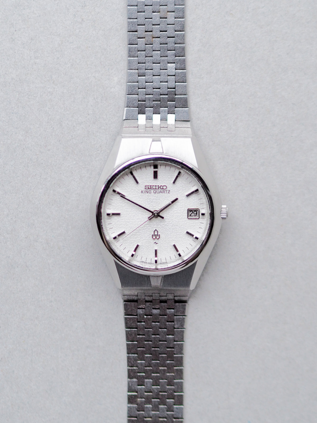 Seiko King Quartz 0852-8035 White Hammered Dial