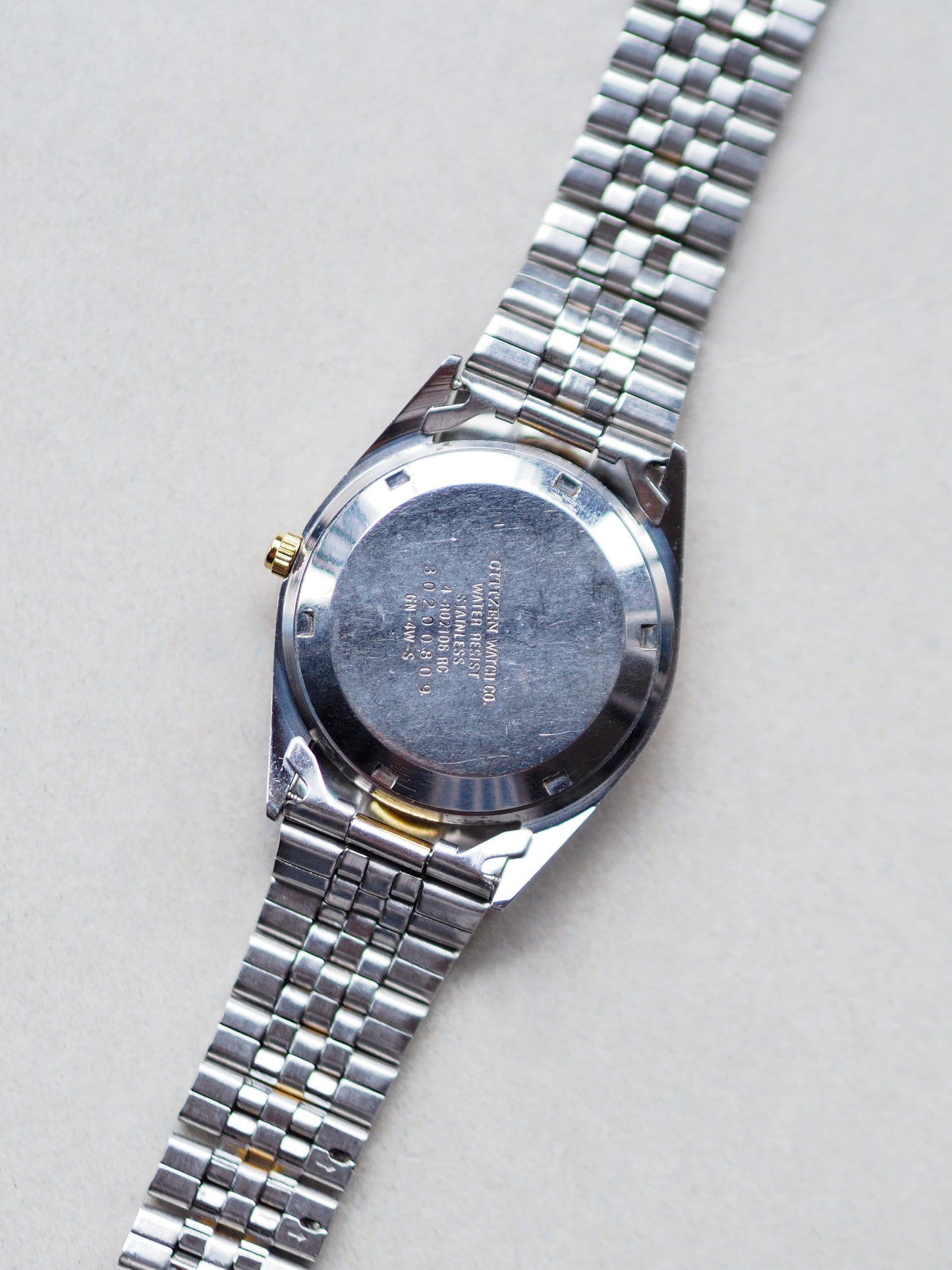 Citizen 4-R02106 Eagle 7 Two Tone Fluted Bezel Champagne Dial