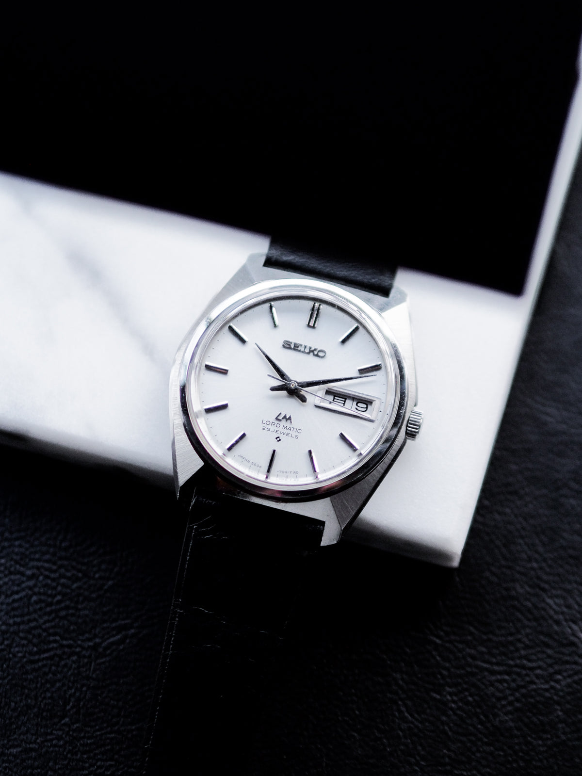 Seiko LM 5606-7000 Lord Matic Silver Sunburst Dial
