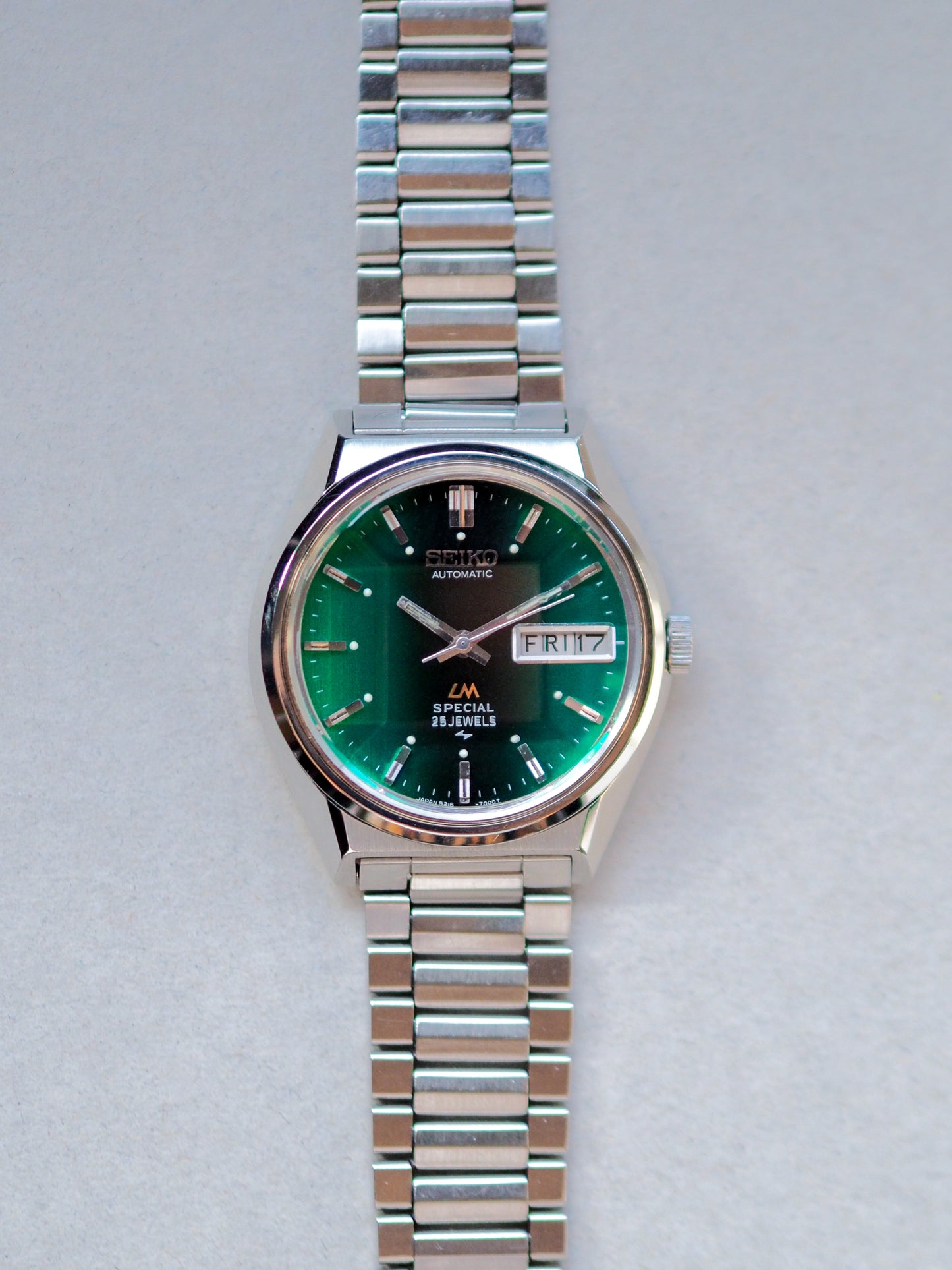 Seiko LM 5216-7000 Lord Matic Special Faceted Crystal Green Gradient Dial