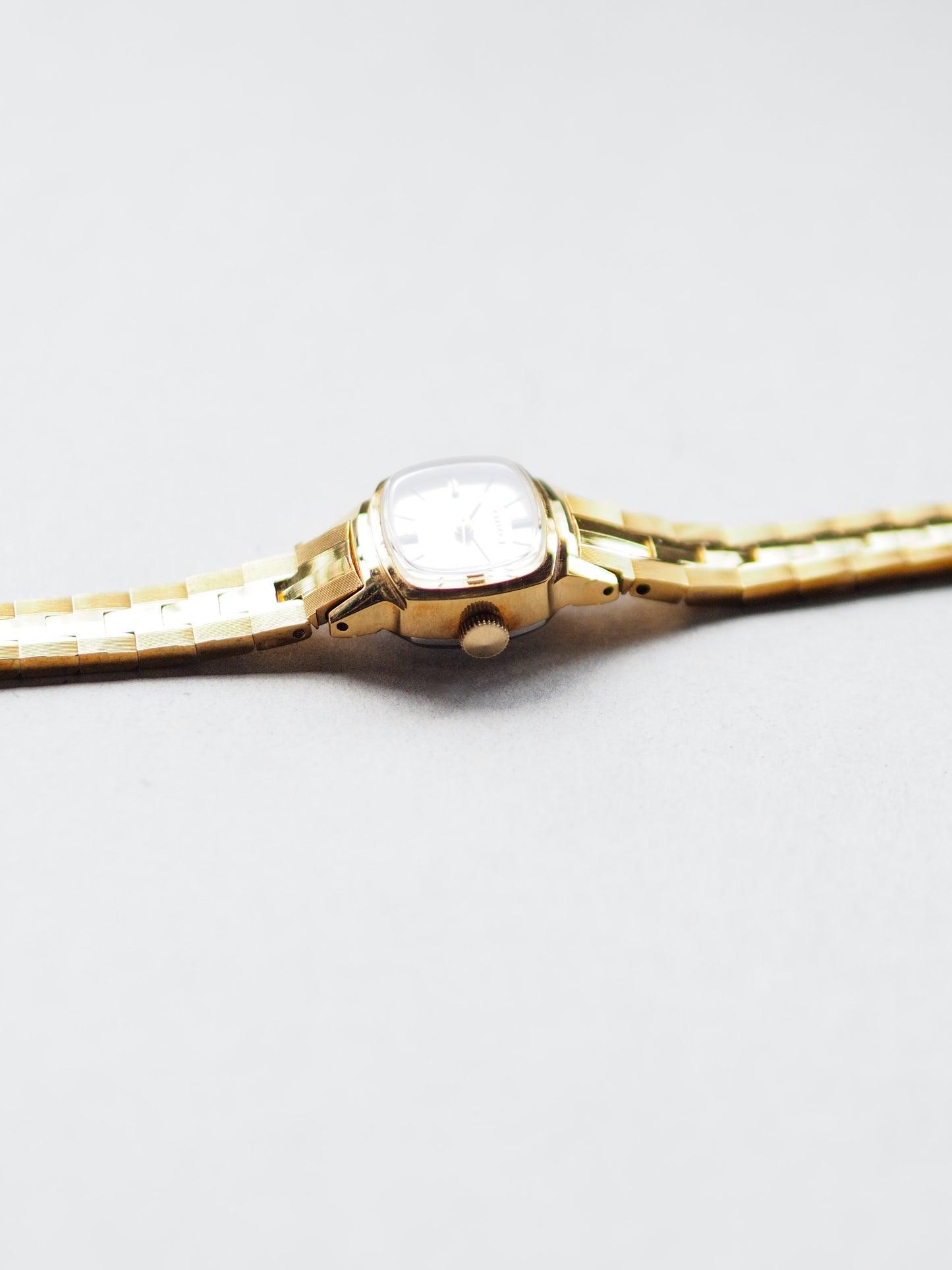 Citizen Vintage Ladies Manual WInd 4-151149 SMW Champagne Sunburst Dial