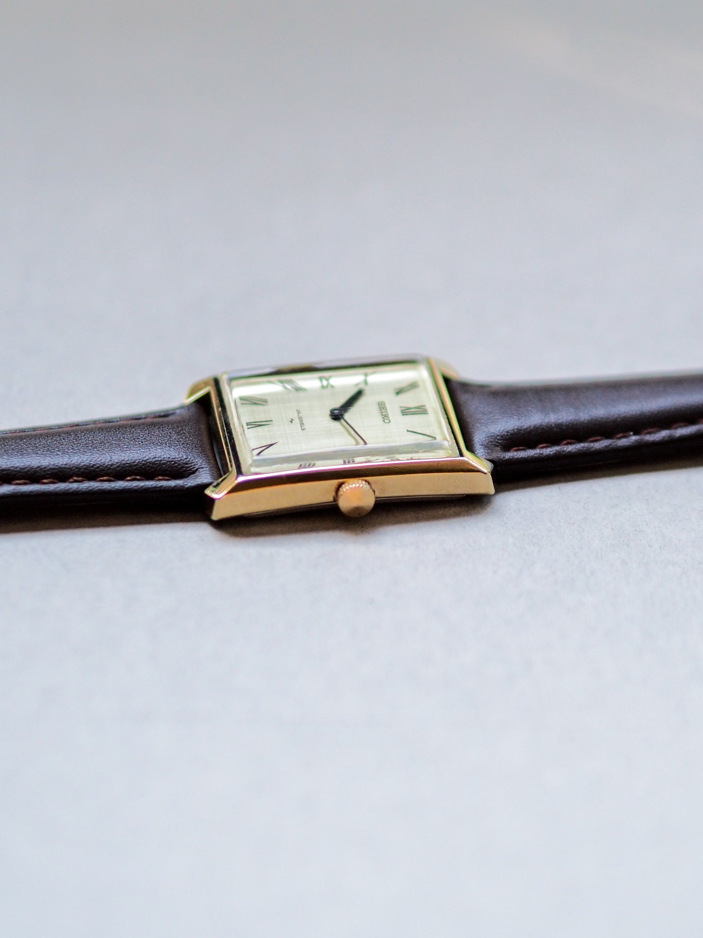 Seiko Chariot Tank 2559-3031 Hi-Beat Cap Gold Champagne Roman Linen Dial