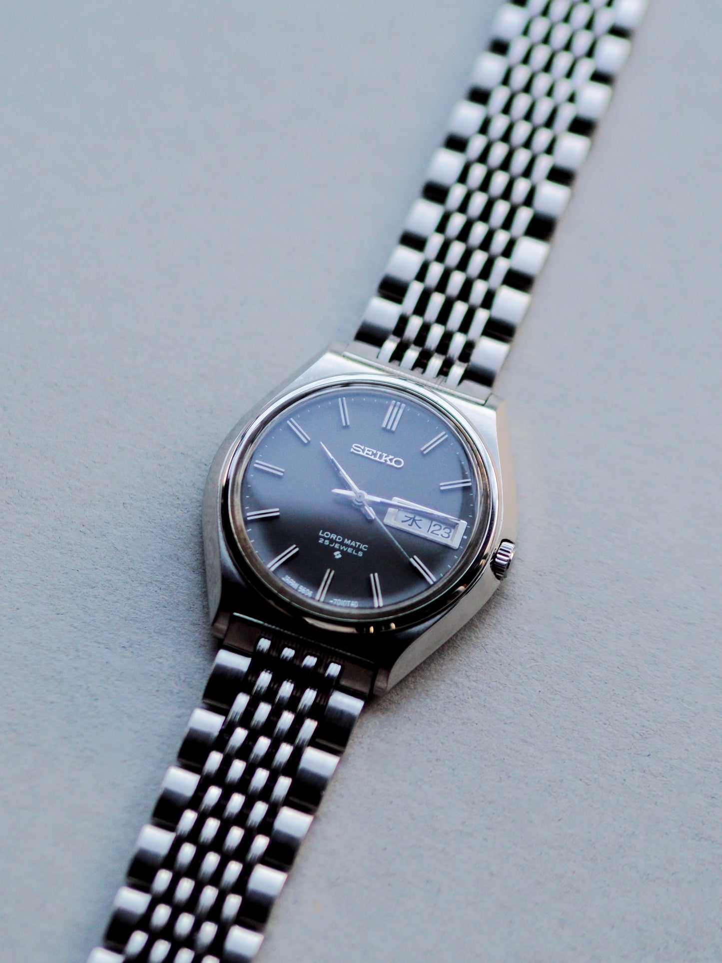 Seiko LM 5606-7010 Lord Matic Grey Linen Dial