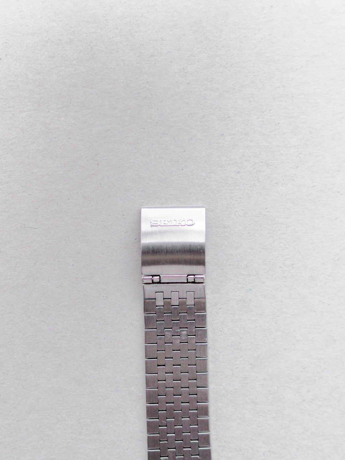 Seiko King Quartz Twin Quartz 9923-7000 Gray Linen Textured Dial