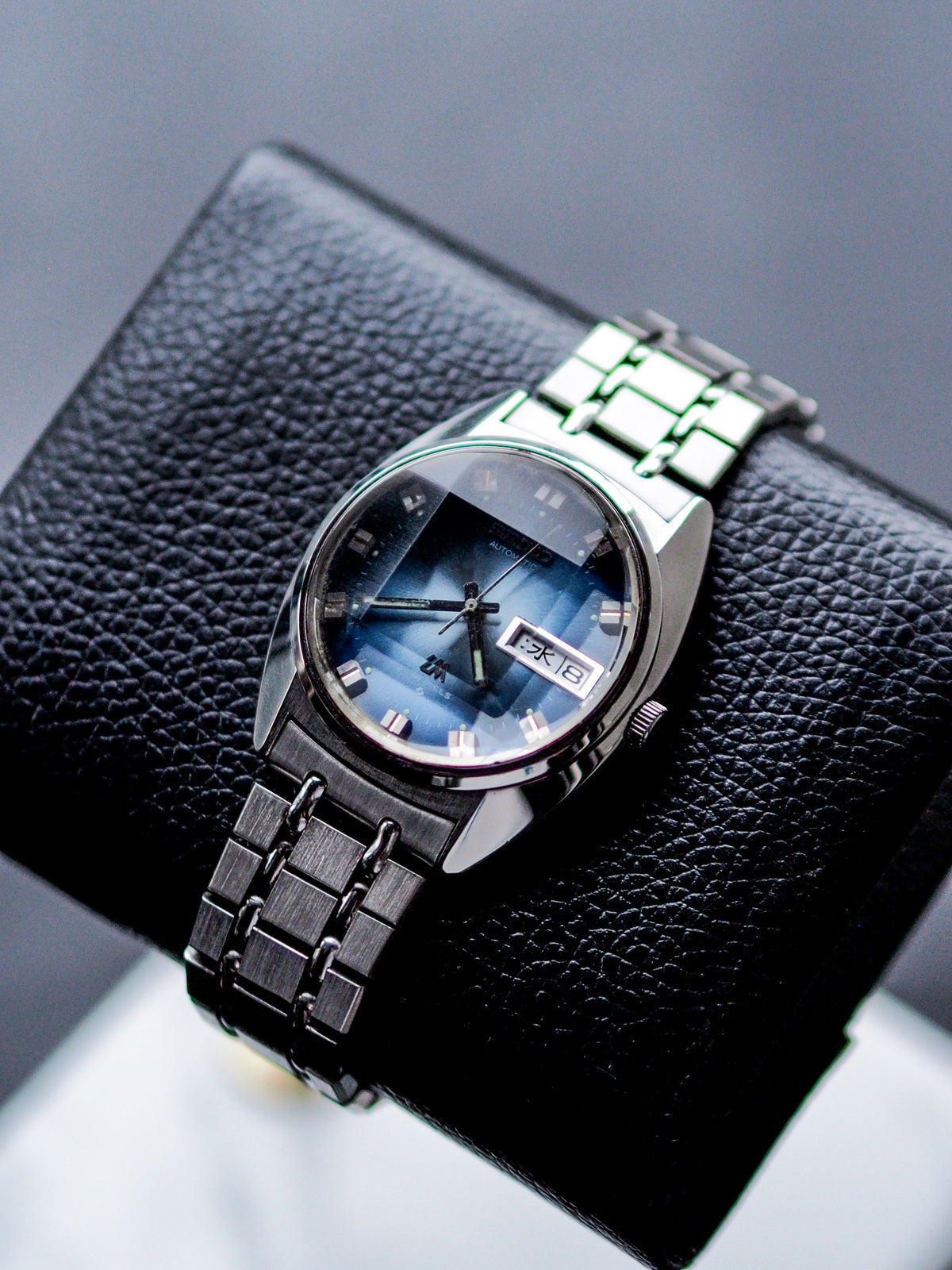Seiko LM 5606-7230 Lord Matic Faceted Blue Sunburst Dial