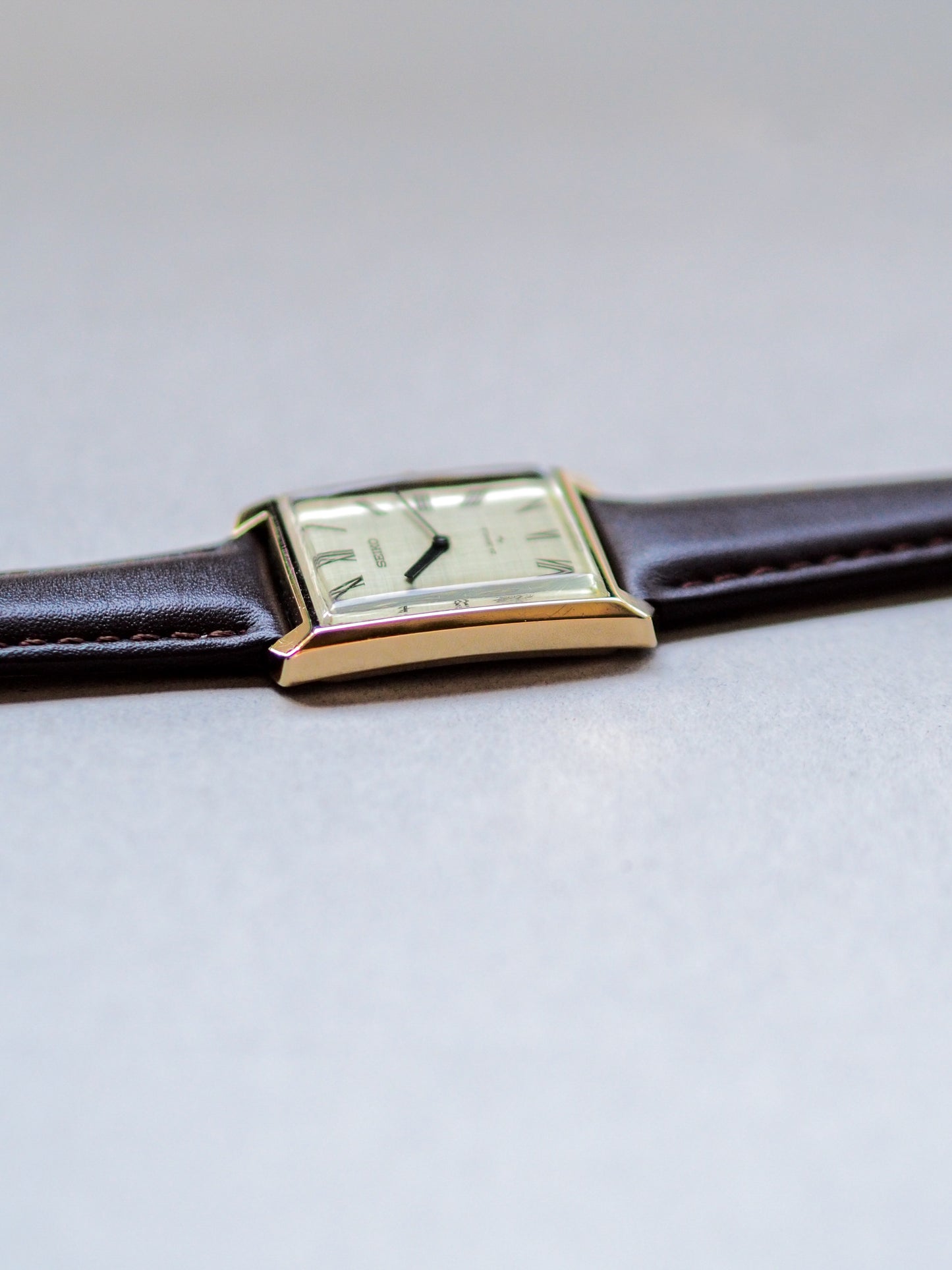 Seiko Chariot Tank 2559-3031 Hi-Beat Cap Gold Champagne Roman Linen Dial