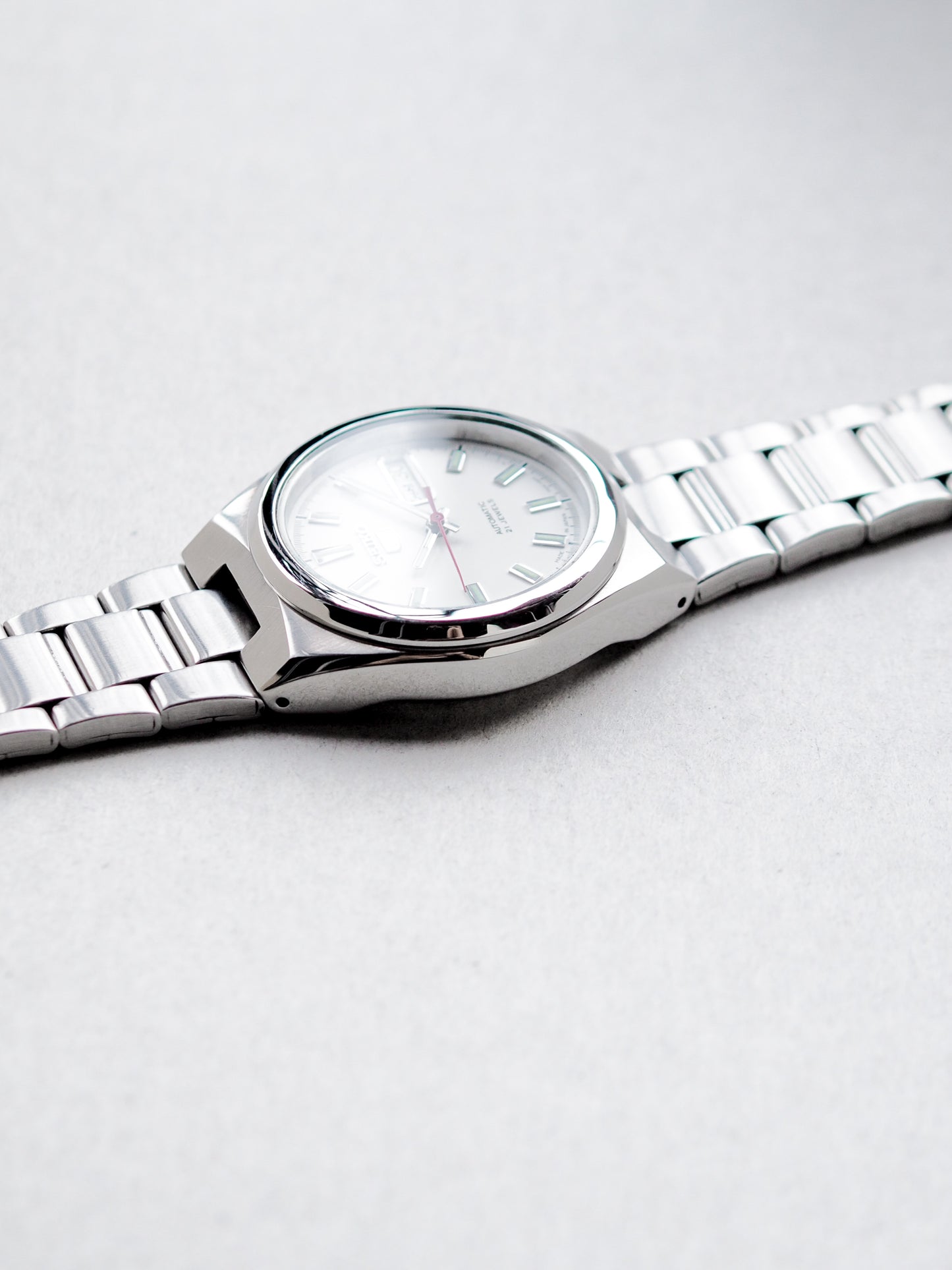 Seiko 5 Japan 7S26-02S0 Arabic Date White Dial