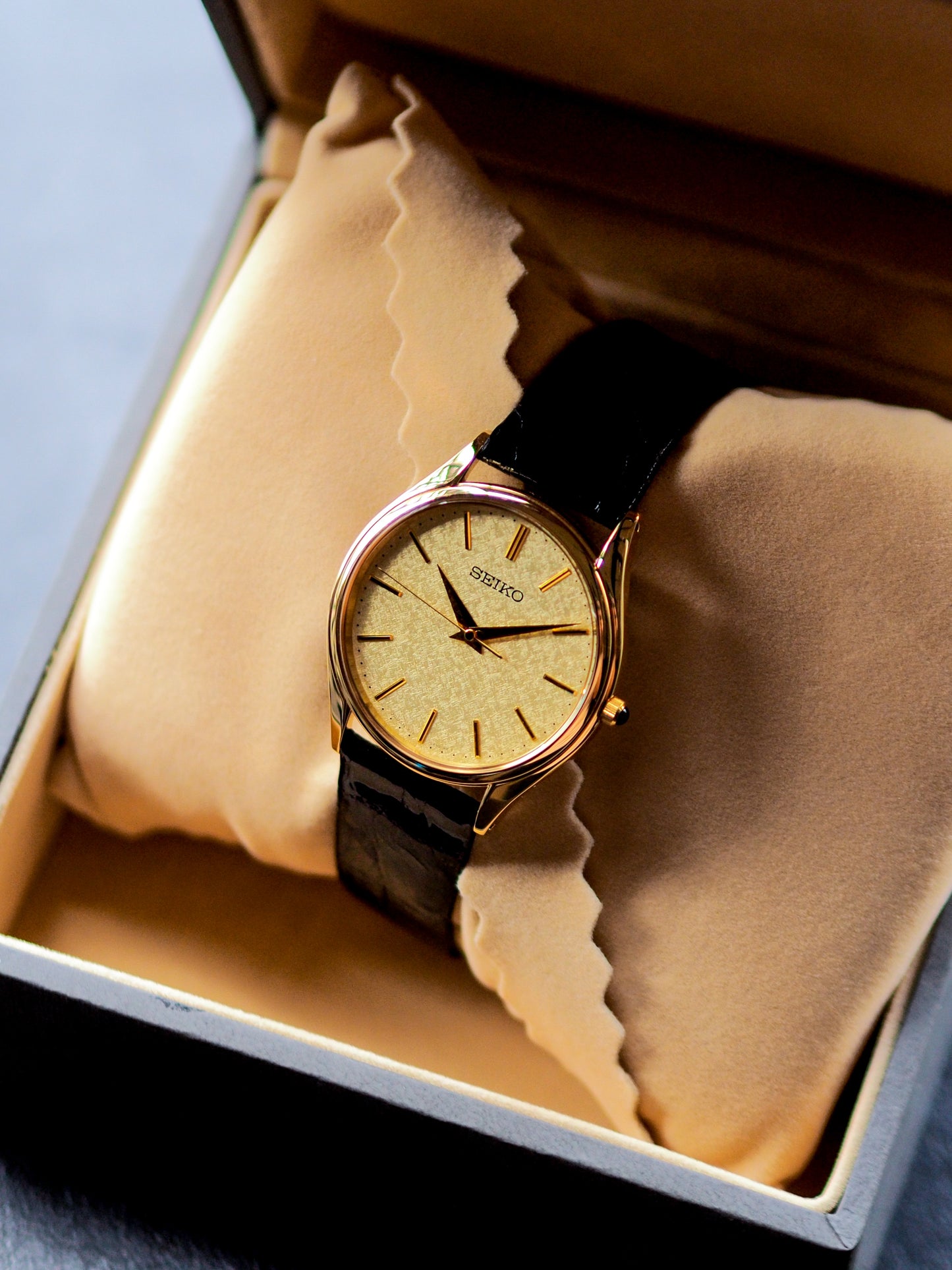 Seiko Dolce SACM150 8J41-0AJ0 Gold Kira-zuri Textured Dial