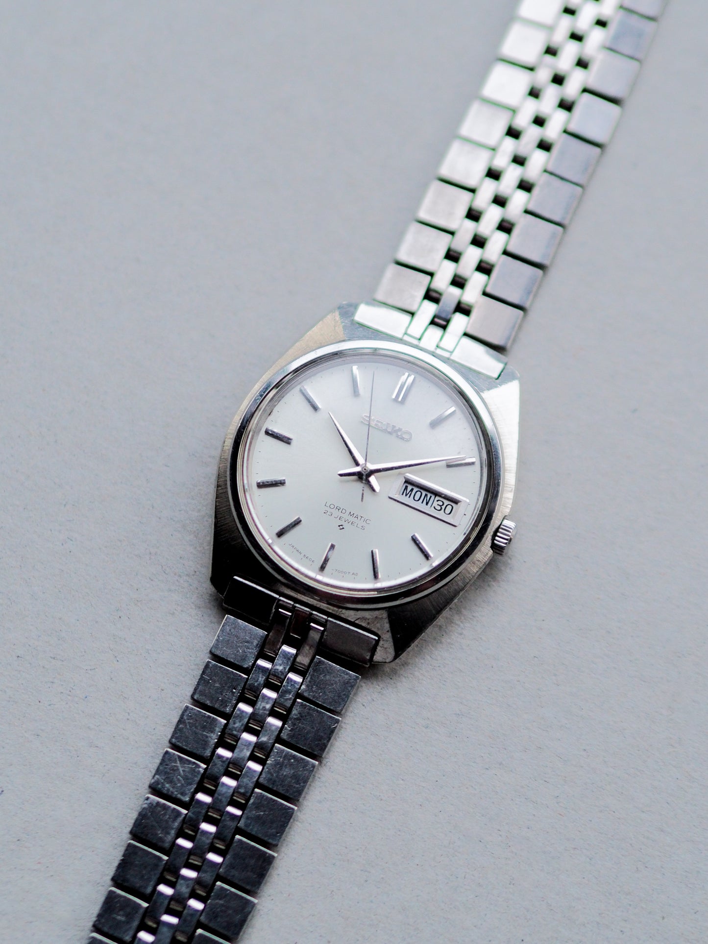 Seiko LM 5606-7000 Lord Matic Silver Sunburst Dial