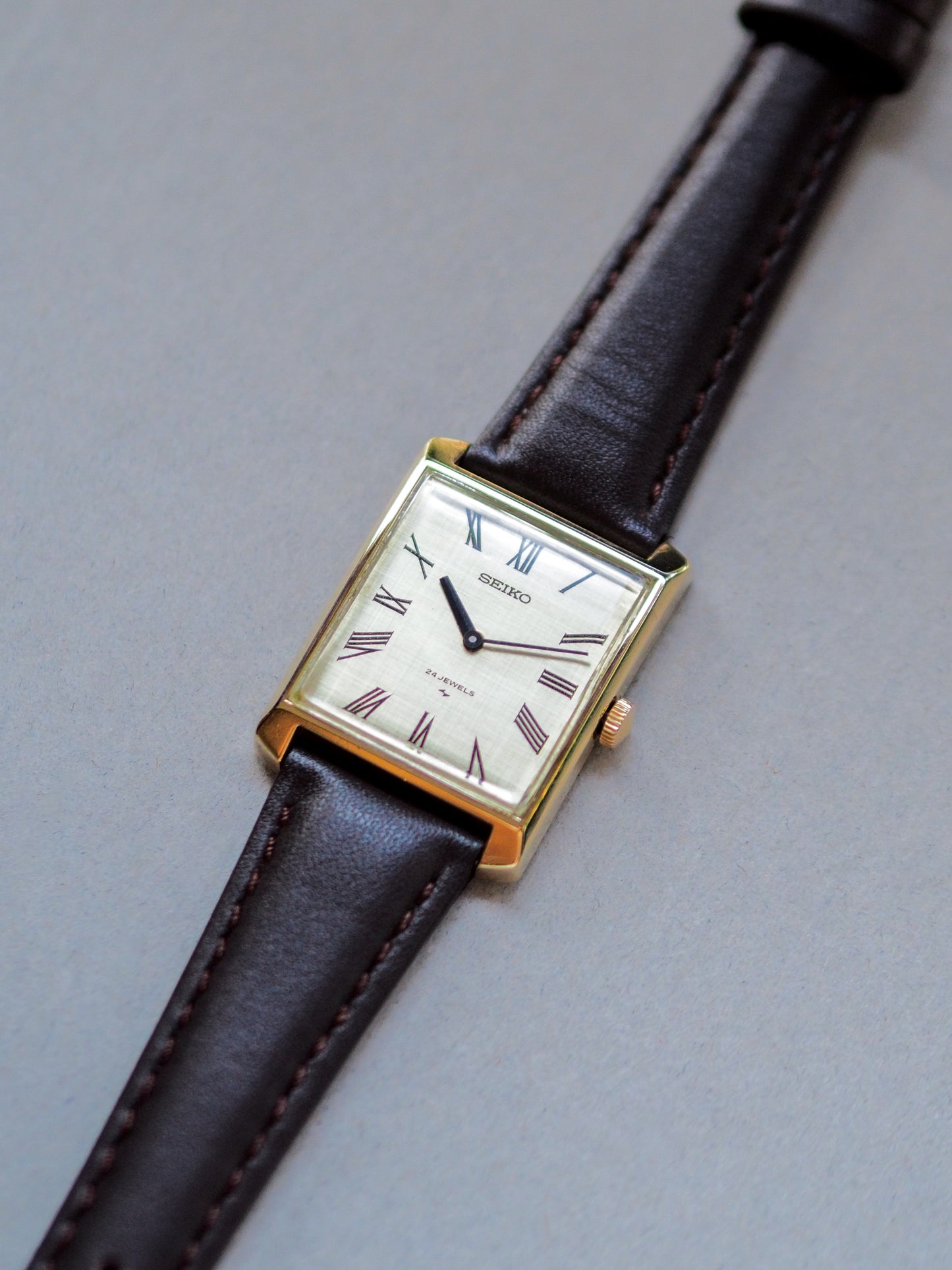 Seiko Chariot Tank 2559-3031 Hi-Beat Cap Gold Champagne Roman Linen Dial