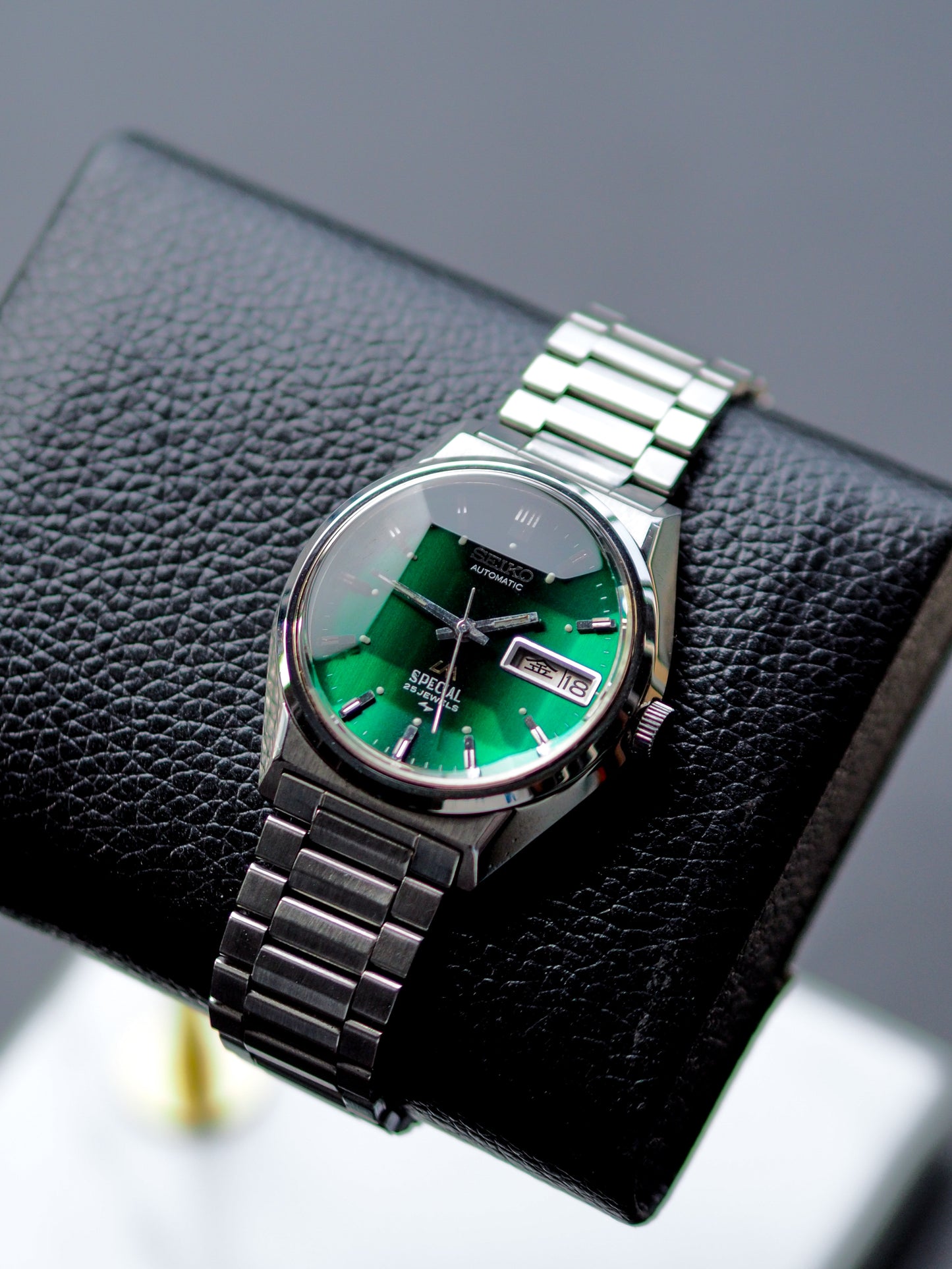Seiko LM 5216-7000 Lord Matic Special Faceted Crystal Green Gradient Dial