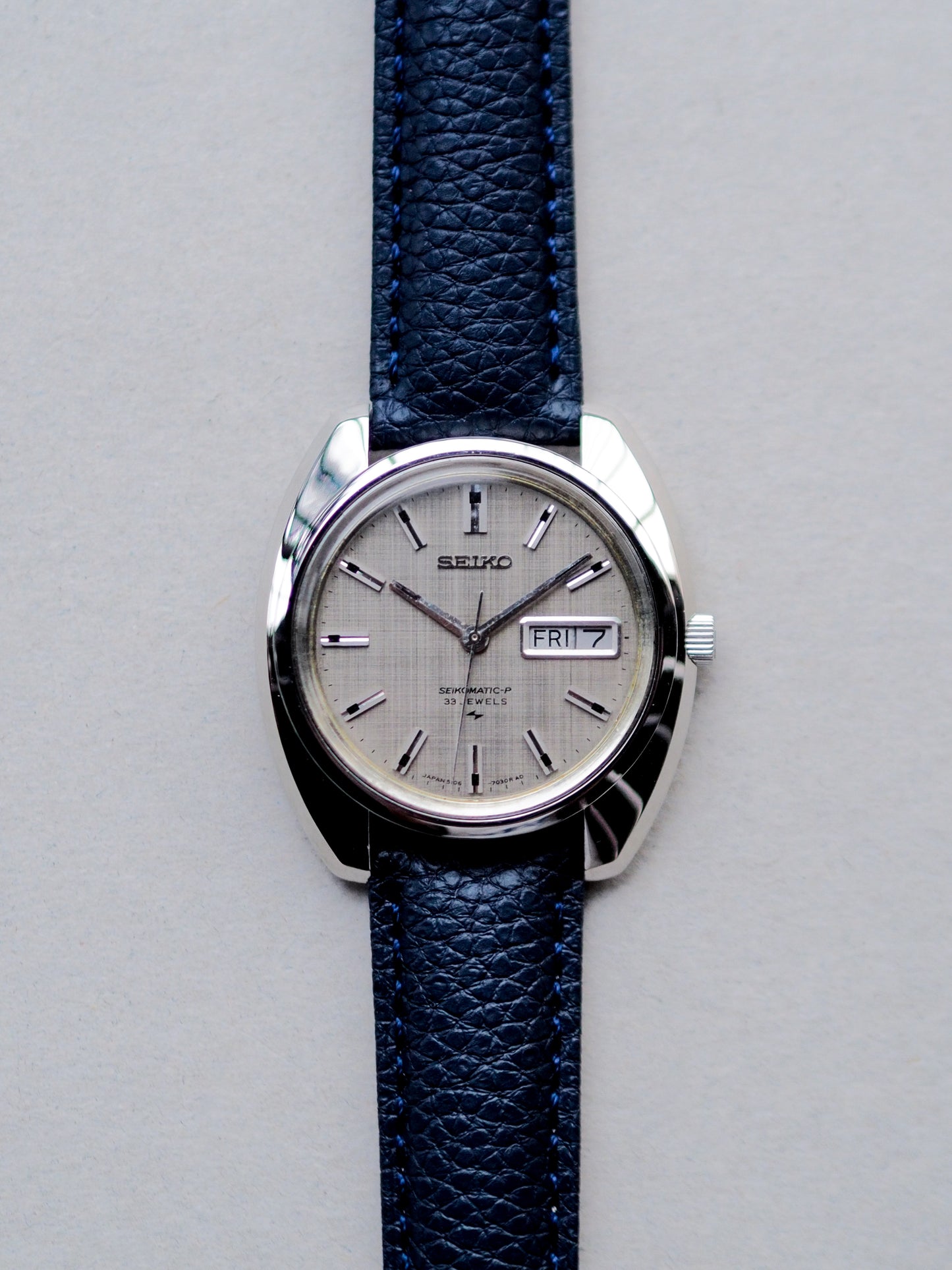 Seiko Seikomatic-P 5106-7030 Dark Silver Linen Textured Dial