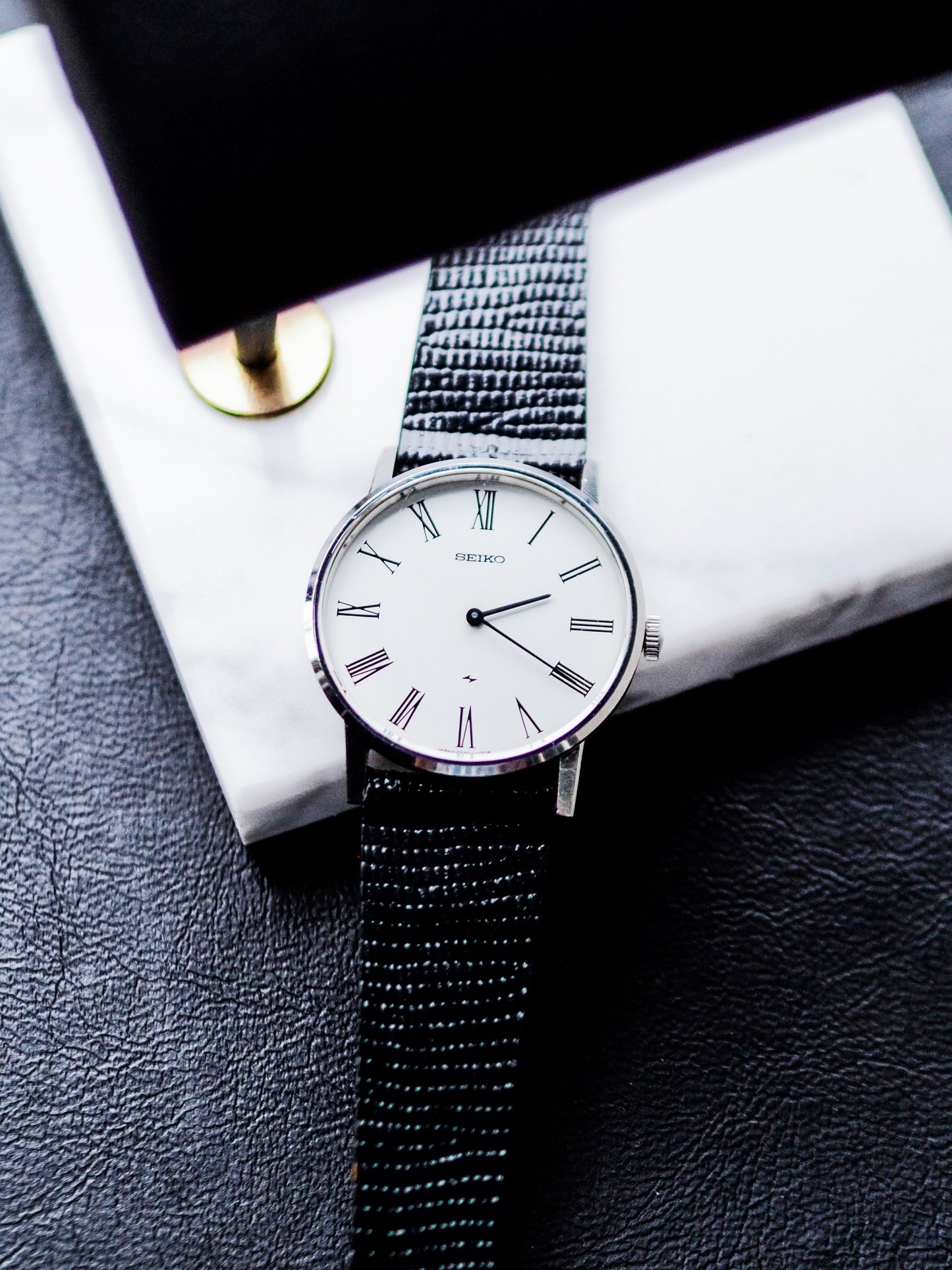 Seiko Chariot 2220-0430 Enamel White Roman Dial