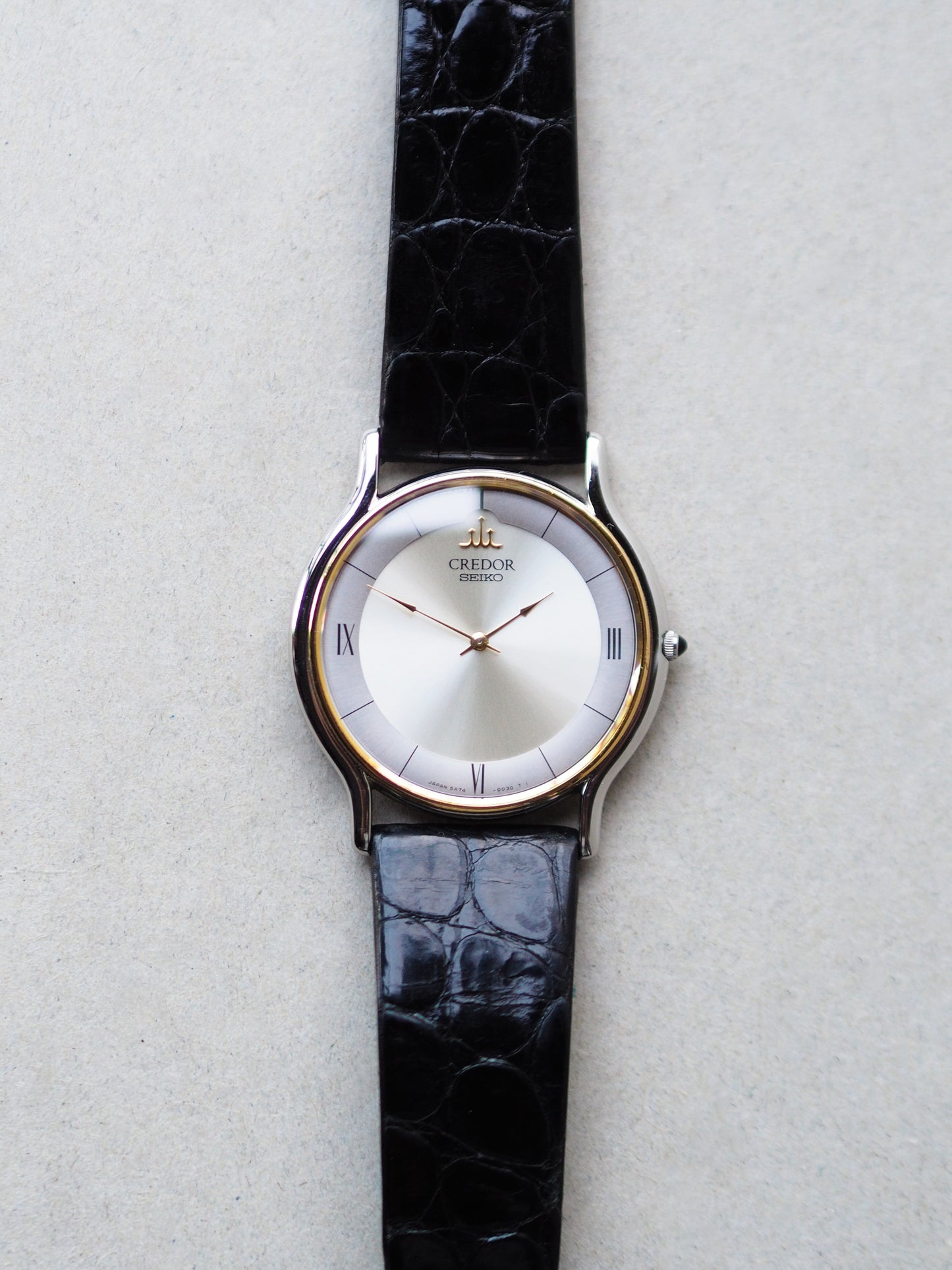 Seiko Credor 5A74-0020 18KT Bezel Light Champagne Sunburst Dial